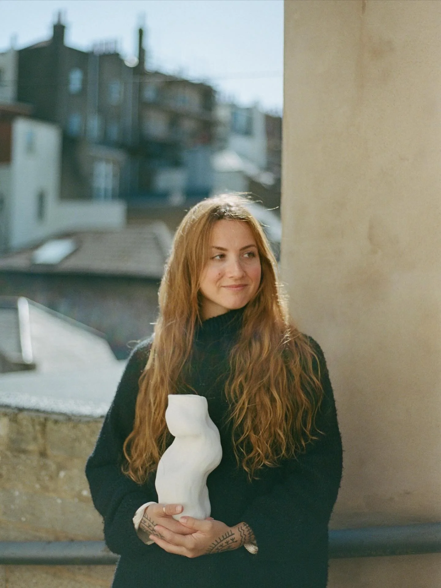 Did a little shoot with the gorgeous and talented Annie @ula.ceramics ❤️ I met Annie through her pottery classes, and it&rsquo;s become one of the highlights of my week. I reach flow state when working with my hands - it&rsquo;s been such a joy to ex