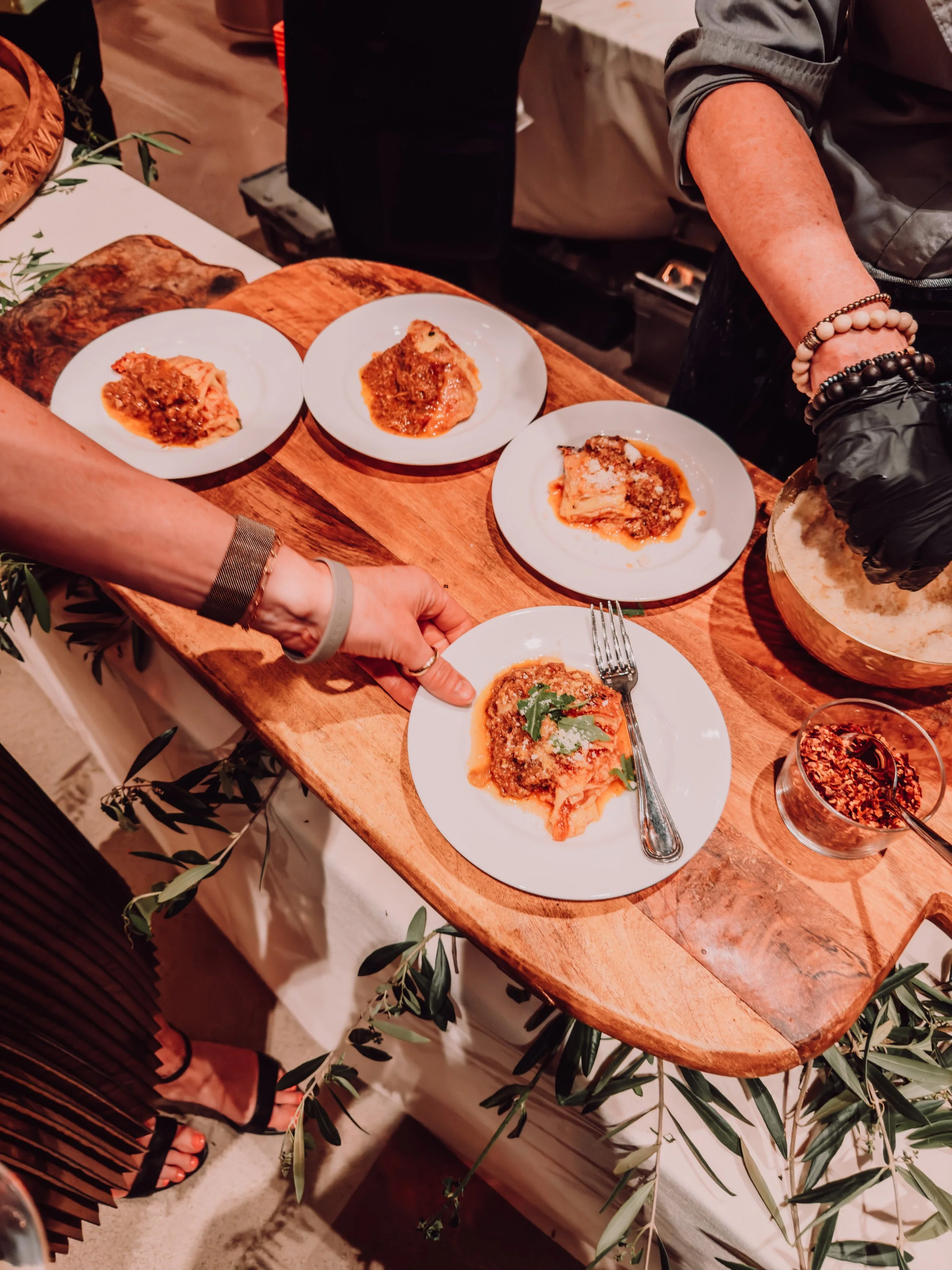 Pigs&Pinot-24.jpg