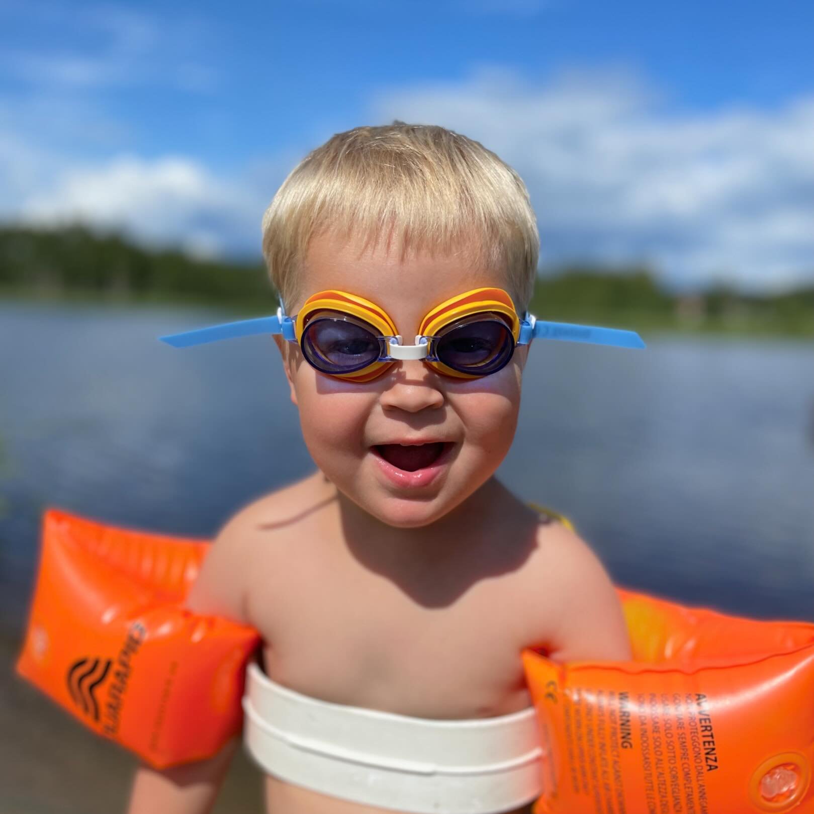 Sommarn &auml;r snart h&auml;r! ☀️ S&aring;h&auml;r kommer den se ut p&aring; STARK: 

juli, aug
&bull; &Ouml;ppet dygnet runt f&ouml;r medlemmar. 
&bull; All tr&auml;ning kommer ske inomhus.
&bull; Passen tar endast en veckas semester och forts&auml