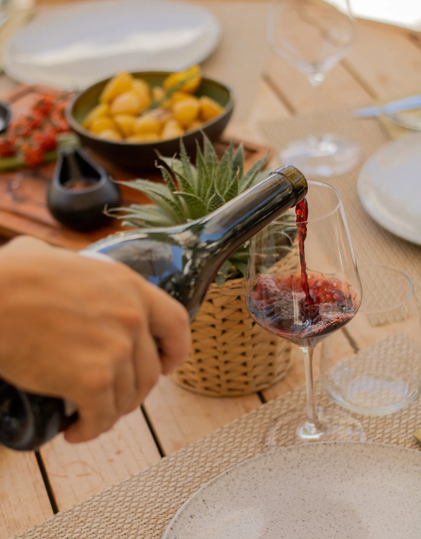 Red wine season has arrived 🍇✨
Join us at Calvia Beach House and taste our favorite reds &mdash; great wines, ocean views, and good company await. 🌊❤️
&mdash;&mdash;&mdash;&mdash;&mdash;&mdash;&mdash;&mdash;&mdash;&mdash;&mdash;&mdash;&mdash;&mdash