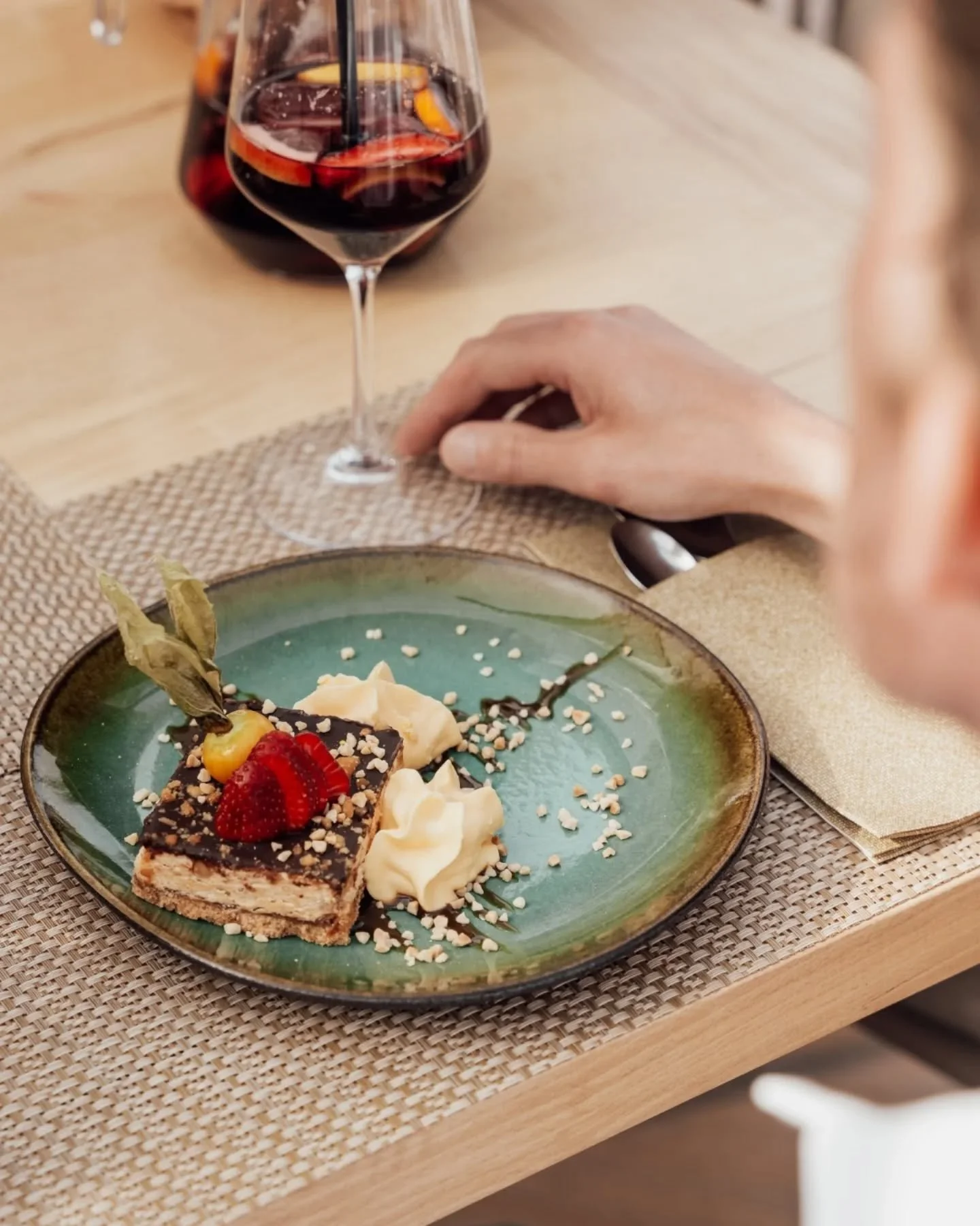 Peanut or pistachio? 
Our CBH Peanut Crunch, think chocolate, peanut and pure indulgence. 
Feeling fancy? The Pistachio Martini has you covered. 
No one is judging if you order both.

Calvia Beach House. Palmanova, Mallorca.
Open every day from 1:30p