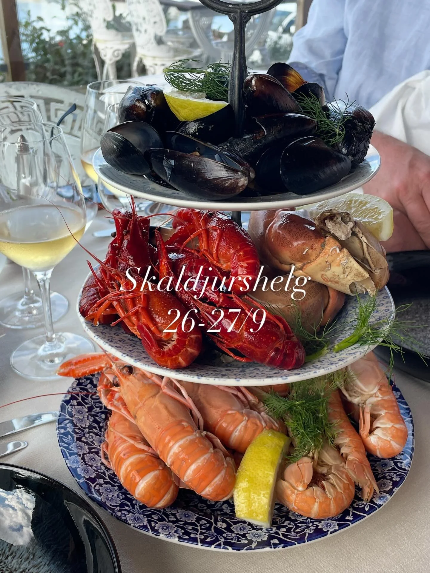 Njut av havets delikatesser 🦐🦀🍤
Den  26-27/9 har vi v&aring;r skaldjurshelg🥂
Ostron 🦪 g&aring;r att k&ouml;pa extra till.
Boka bord p&aring; www.svanshalls .se
eller ring 042-36 71 79

Dagspris p&aring; skaldjuren.

V&auml;lkomna 💙

#svanshalls