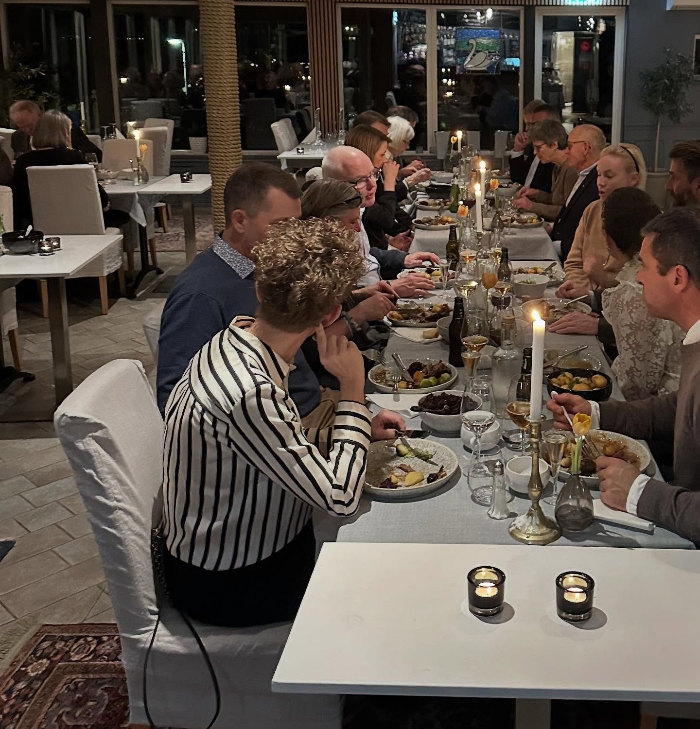 Dena helgen 14-16/11 &auml;r sista helgen med v&aring;r uppskattade traditionella sk&aring;nska g&aring;smiddag med alla tillbeh&ouml;r.
Boka bord p&aring; www.svanshalls.se eller
ring 042-36 71 79
Varmt v&auml;lkomna till &rdquo;G&aring;shelg&rdquo;