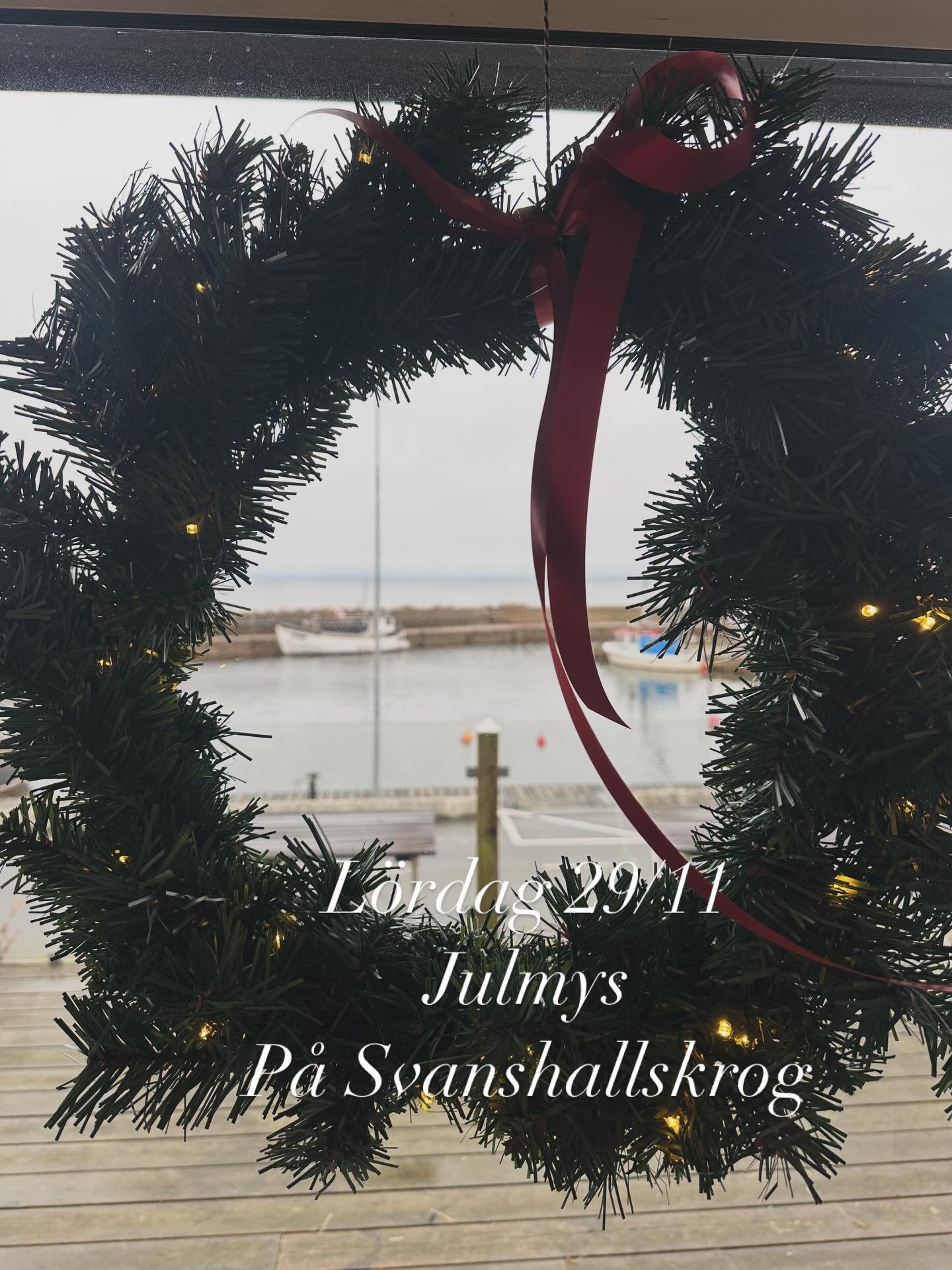 L&ouml;rdag 29/11 mellan 12-16 startar vi upp med

 ~ Julmys Utanf&ouml;r Boden 🎄✨
 ~ Korvgrillning utanf&ouml;r Boden 
 ~ Alla barn kan grilla marsmallows 12-16 🎅🏻✨

 ~ JulKransar, Julgrupper &amp; Ljus&hellip;.. mycket mer 

 ~ Potatis &Auml;gg 