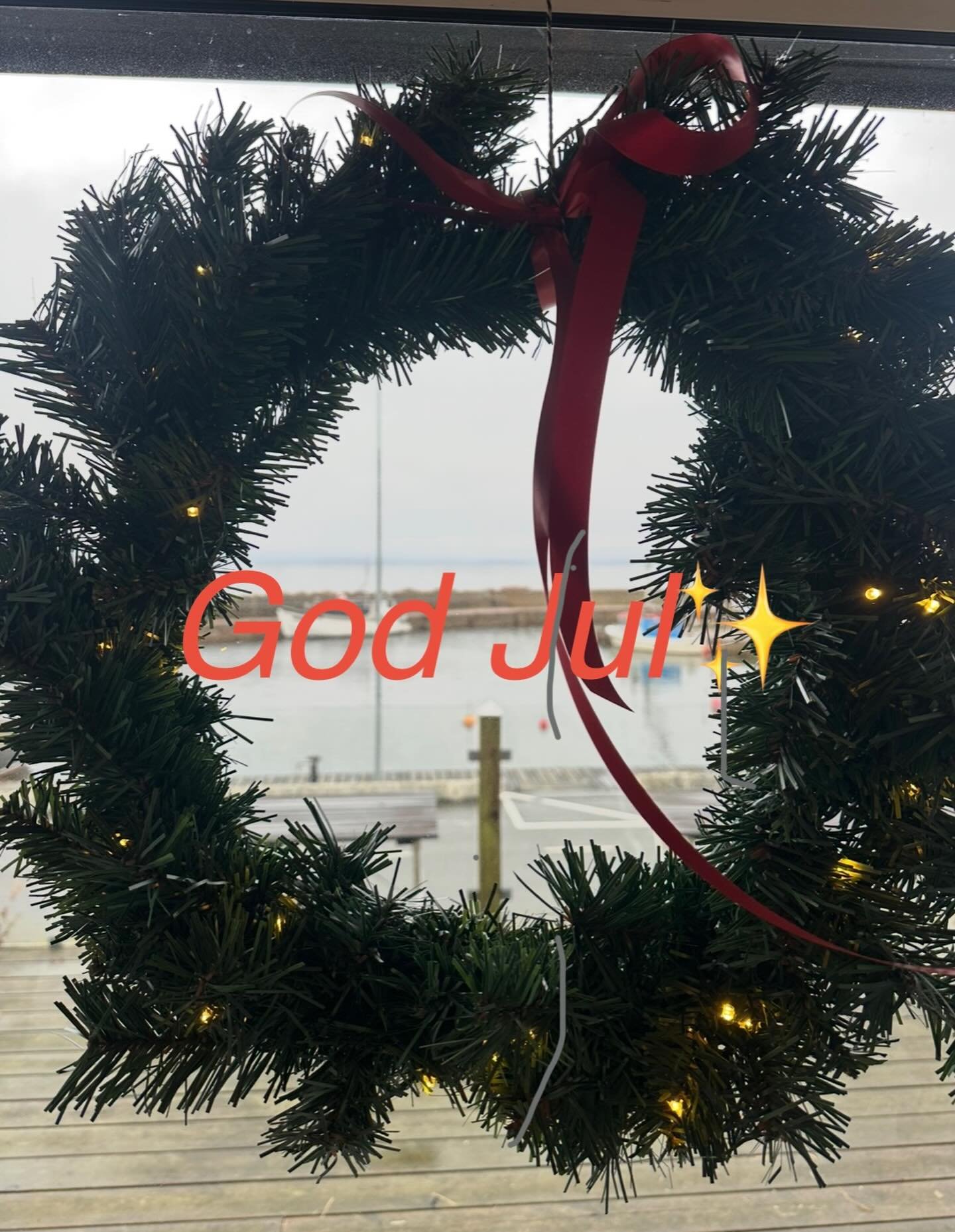 Vi &ouml;nskar alla v&aring;ra k&auml;ra g&auml;ster en riktig fin jul 🎄✨❤️

Gl&ouml;m inte att boka ny&aring;rsmeny senast den 29/12.
Du kan se hela menyn p&aring; hemsidan www.svanshalls.se

Nu firar vi jul och njuter av julmaten 🎅🏻🎄

All perso