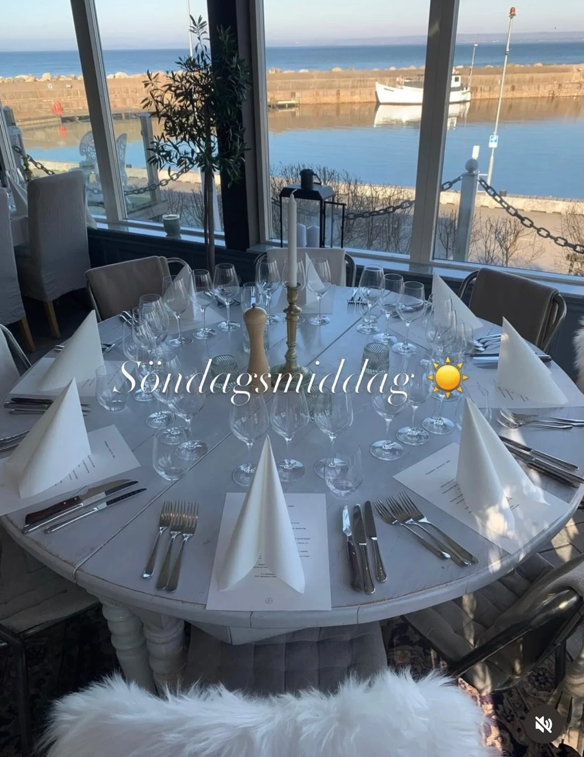 Njut av en h&auml;rlig s&ouml;ndagsmiddag p&aring; Svanshallskrog 💙
Boka g&auml;rna bord www.svanshalls.se
eller ring 042-36 71 79

V&auml;lkomna 💙

#svanshallskrog #s&oslash;ndagsmiddag  #kullahalv&ouml;n #visitsk&aring;ne #havsutsikt