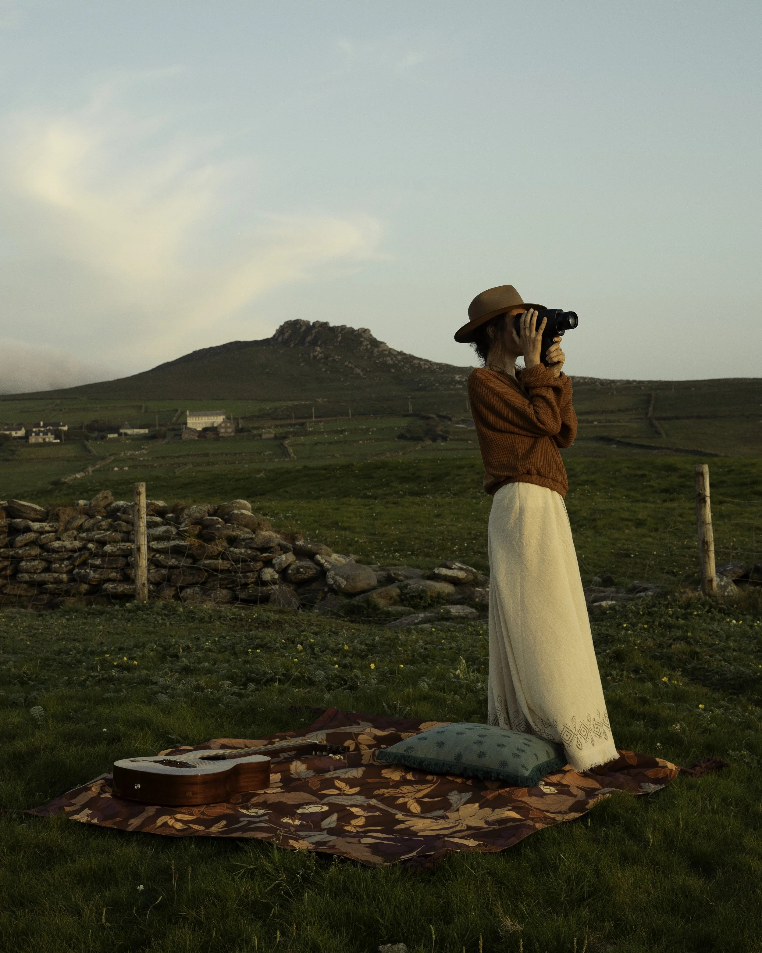 Wandering Folk - Beatha Studio