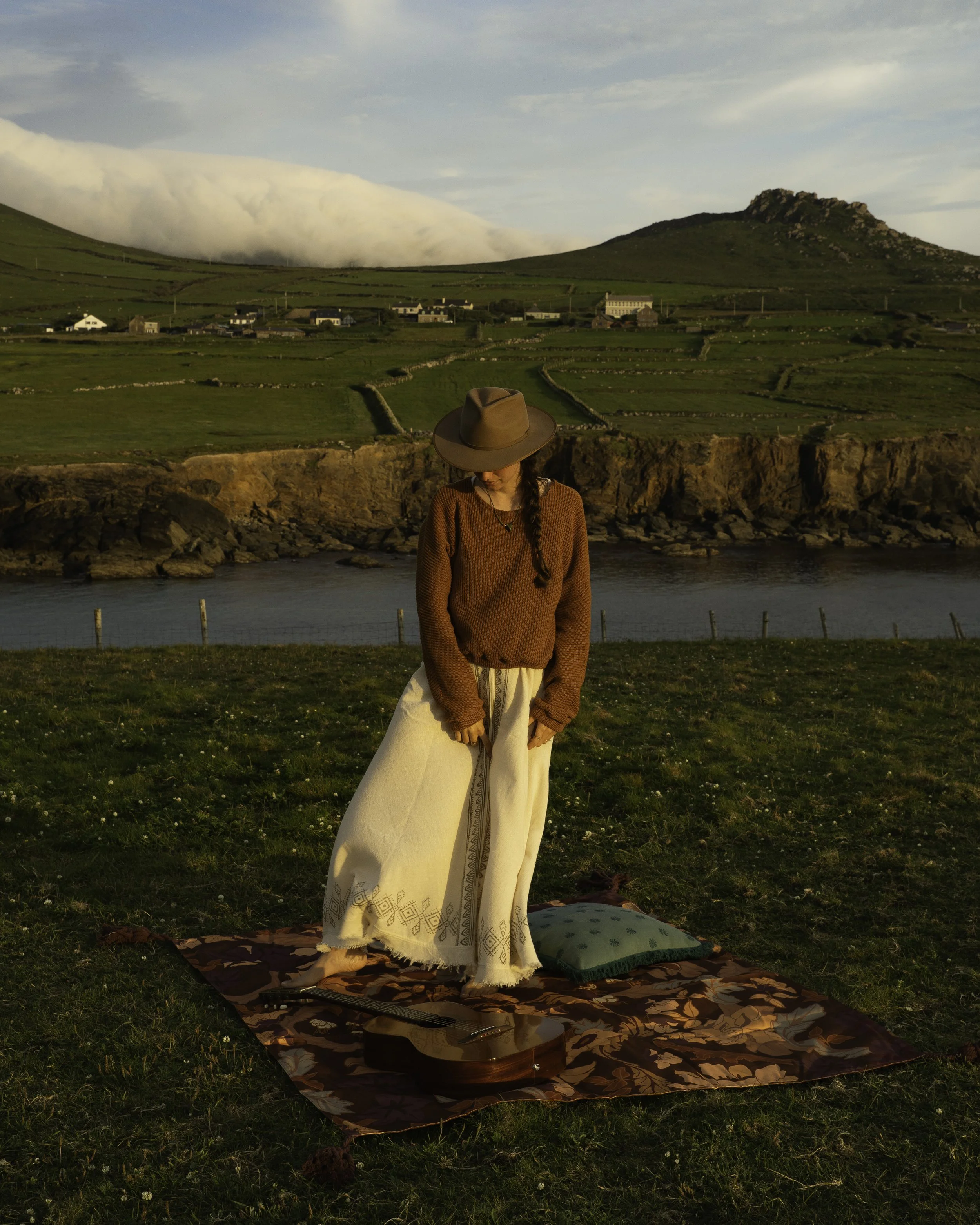 Wandering Folk - Beatha Studio