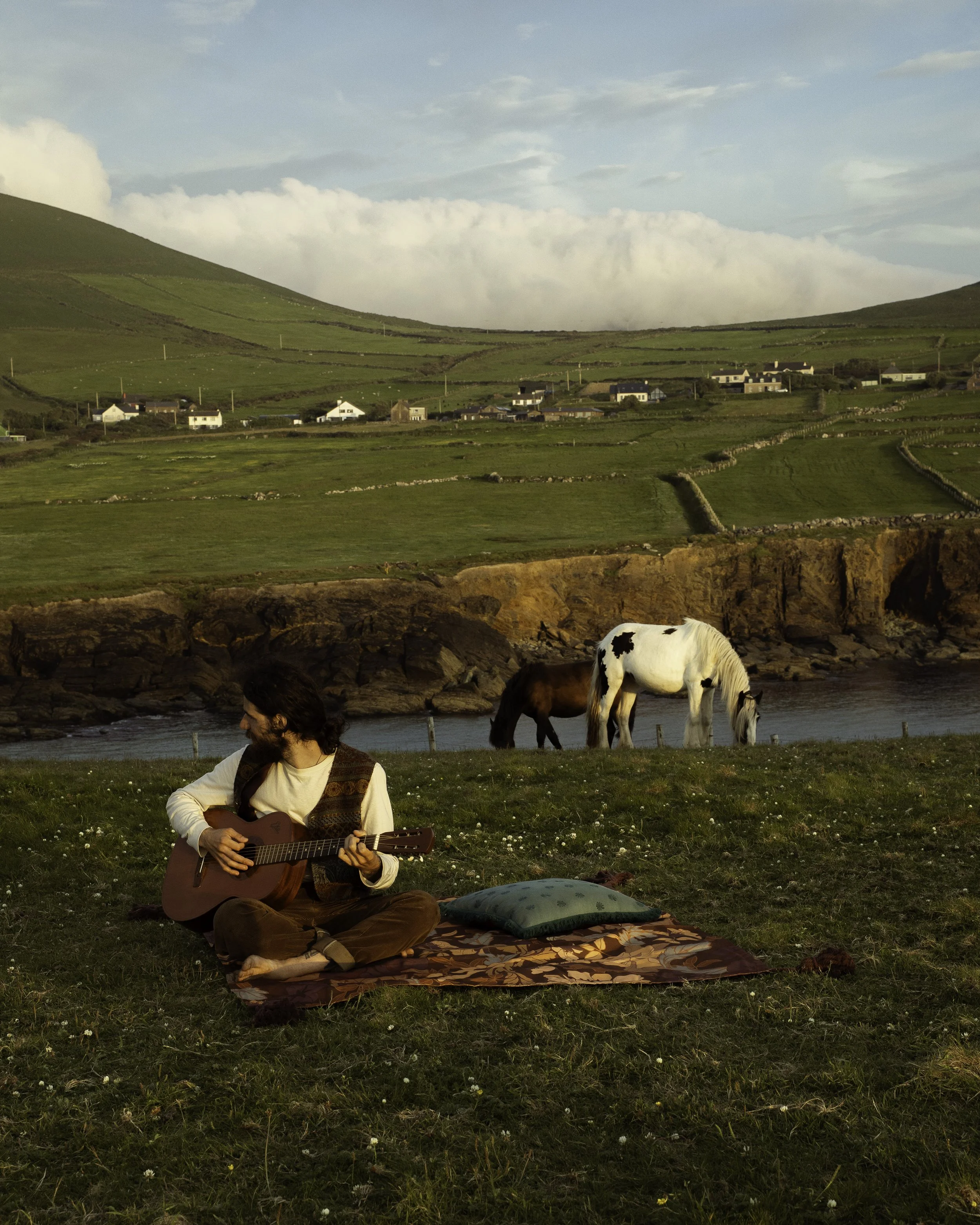 Wandering Folk - Beatha Studio