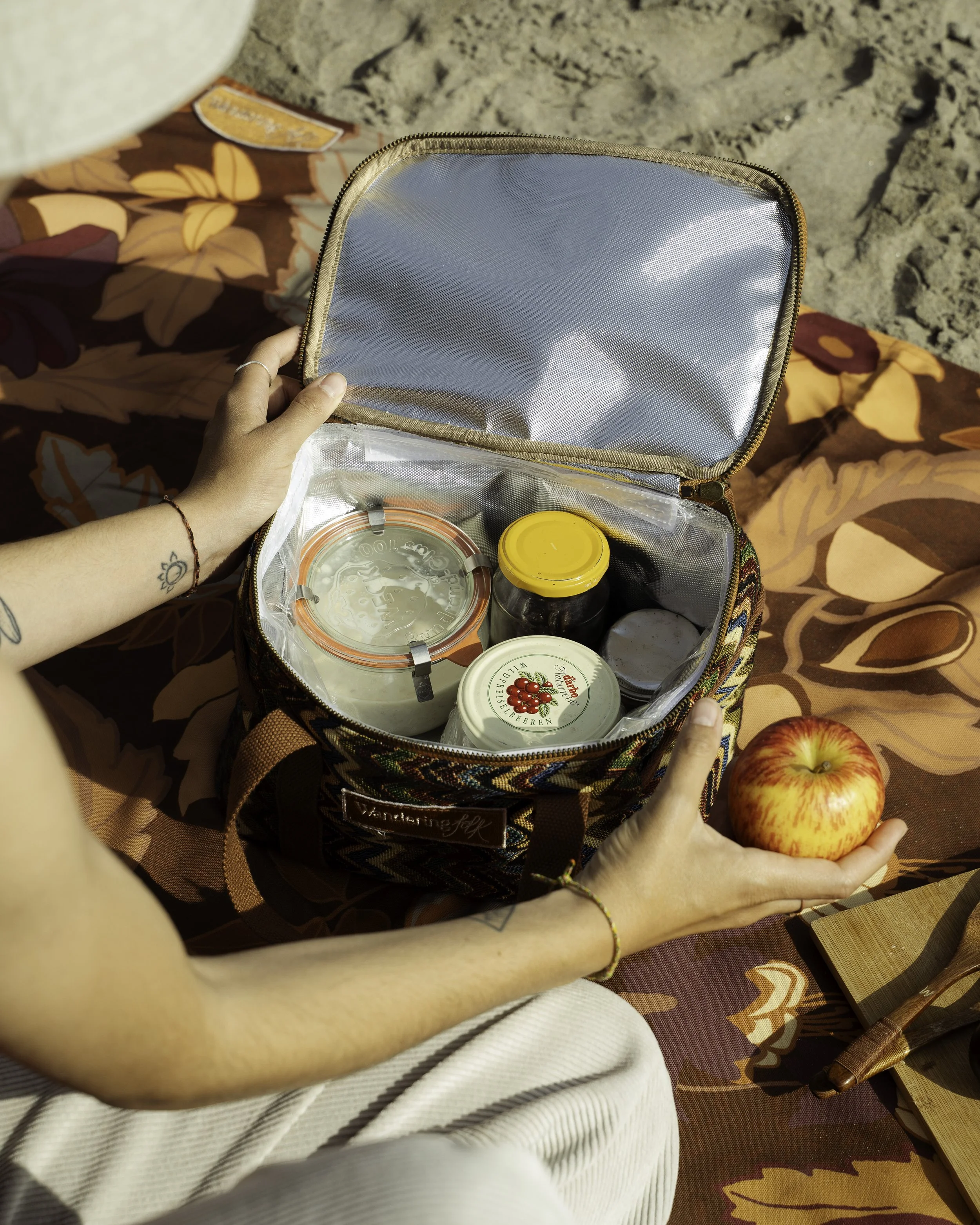 Wandering Folk - Beatha Studio