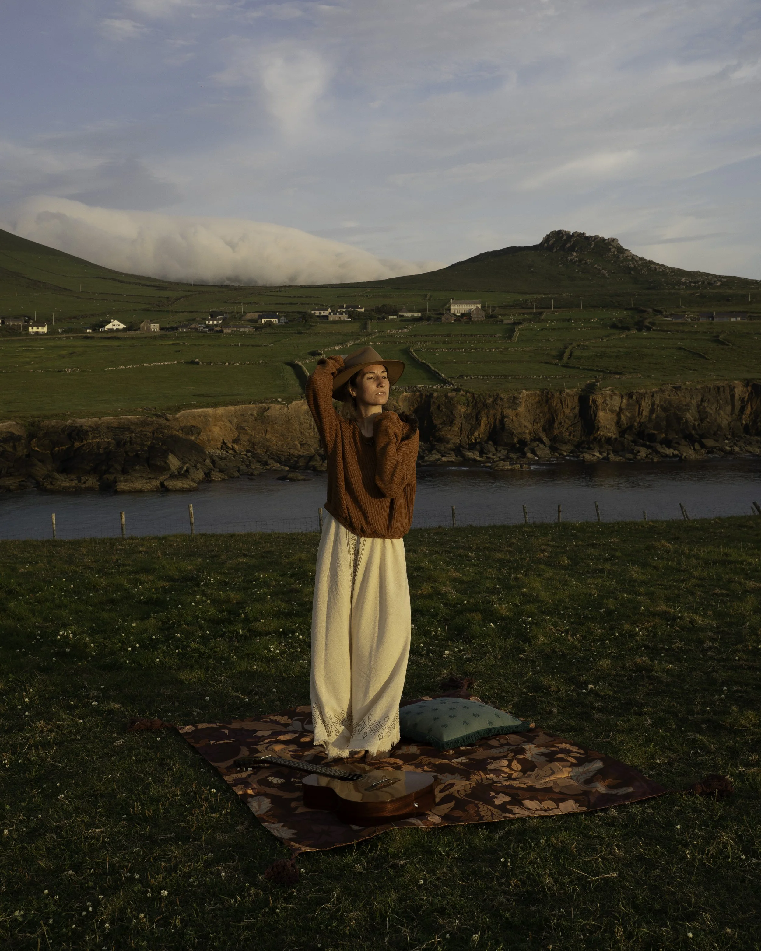 Wandering Folk - Beatha Studio