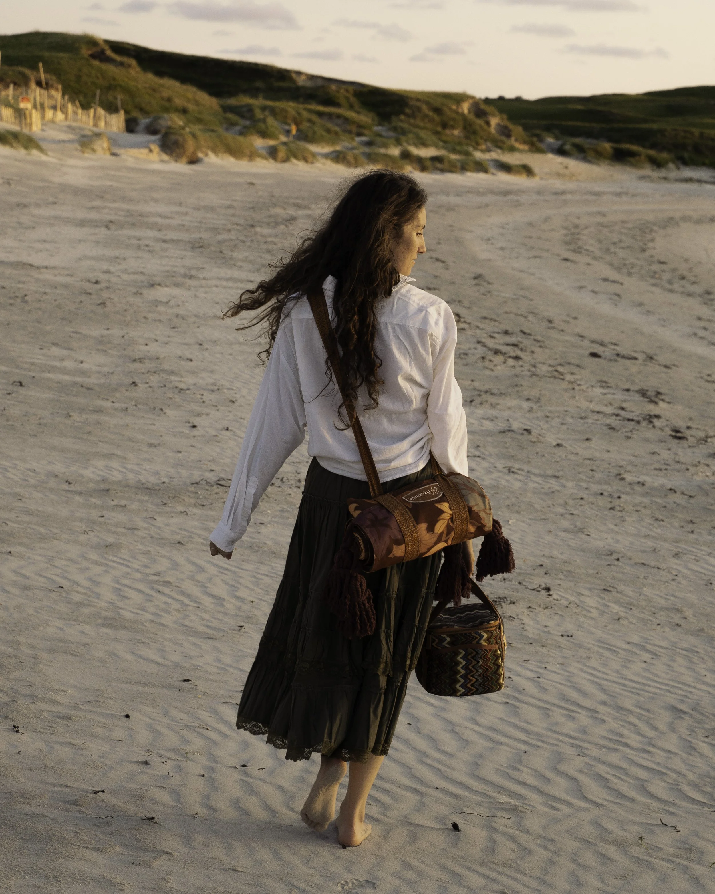 Wandering Folk - Beatha Studio