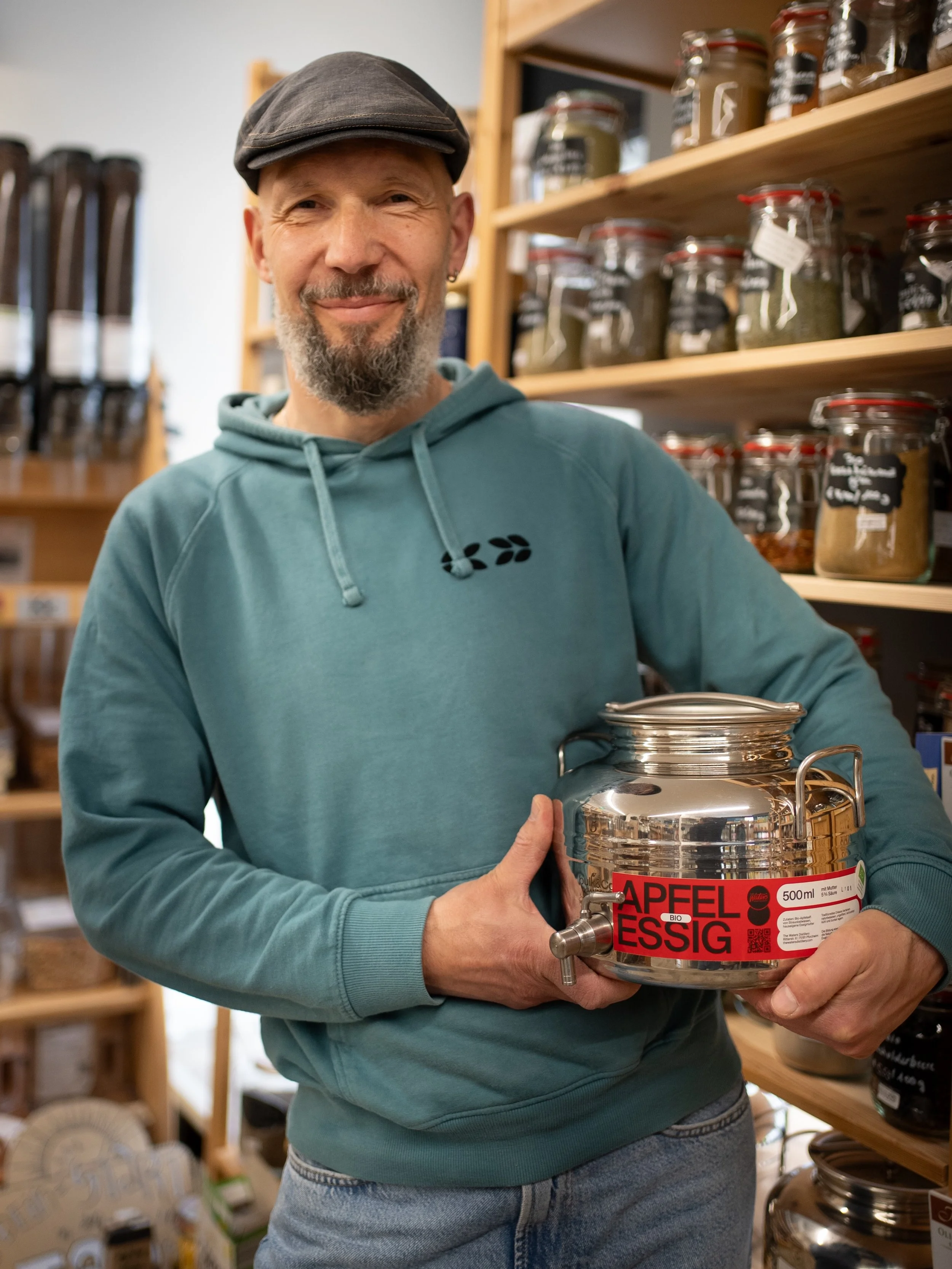 Pforzheim! Ab kommender Woche bekommt ihr unseren 12 Monate nat&uuml;rlich fermentierten Bio Apfelessig auch praktisch zum selber zapfen bei Sascha im @unverpacktpforzheim 

Auch diverse andere Produkte aus unserem Sortiment bekommt ihr bei ihm:

📍 