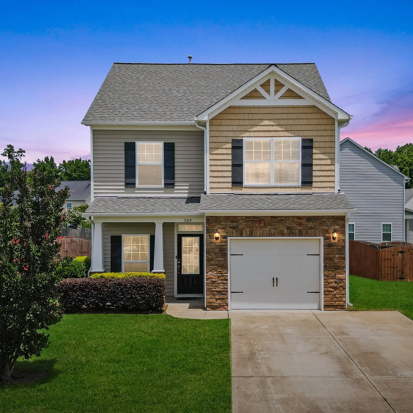 Charming, peaceful &amp; affordable! 🤩

Check out our newest listing in Fuquay Varina.

Located on a quiet cul-de-sac, this home has only had 1 owner and has been well cared for! 

3 beds, 2.5 baths, a fenced in yard, and one car garage, all for onl