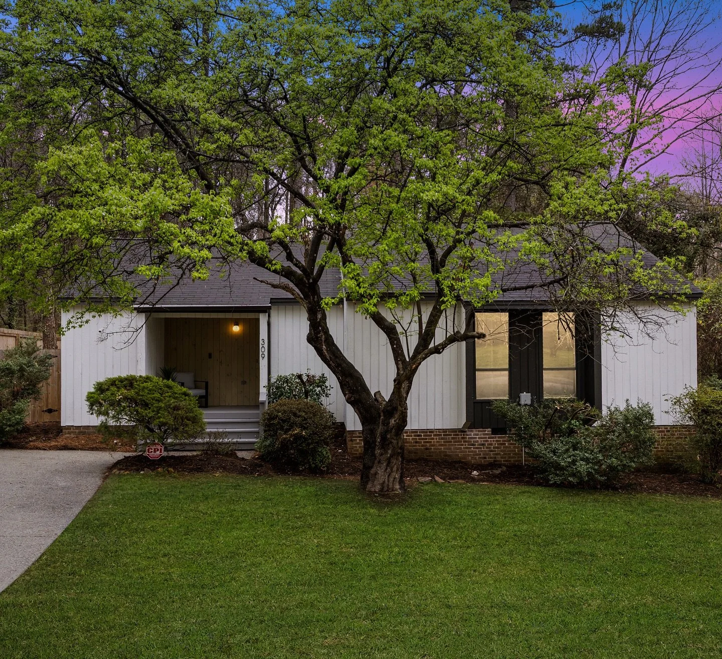 Just closed! ✨

Only 4 days on market, no repairs asked for, and a super smooth transaction! Congrats to our sellers! 🥳

The spring market has been hotttt this year! There&rsquo;s still time to take advantage &amp; sell if you&rsquo;ve been thinking