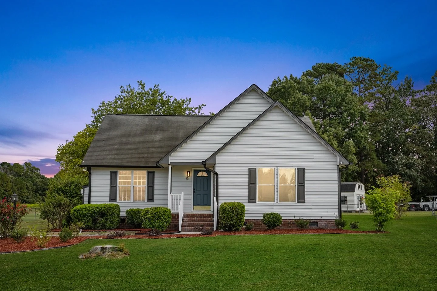Welcome to 559 Eagles Nest Rd ✨ A fully updated one-level home on over half an acre with no city taxes &amp; no HOA! 

Enjoy vaulted ceilings, walk-in closets, new HVAC, quartz countertops, fresh LVP flooring, LED lighting, plus outdoor living with a