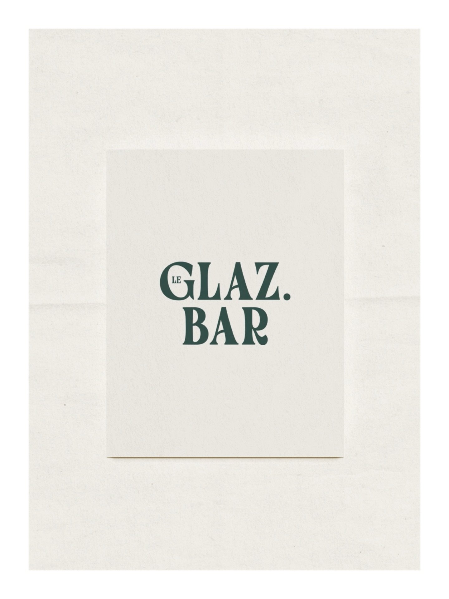 Cr&eacute;er une identit&eacute; visuelle, c&rsquo;est avant tout observer.

Regarder, collecter, noter.
Des couleurs, des mati&egrave;res, des d&eacute;tails.

L&rsquo;&oelig;il capte, partout, tout le temps. Des couleurs, des contrastes, une ambian