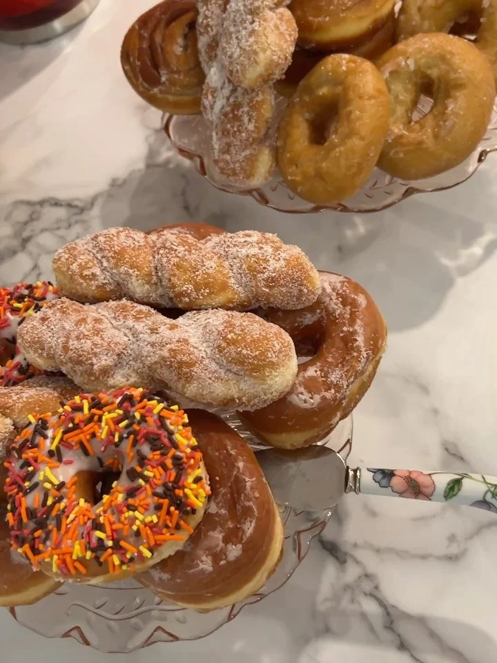 Despite what you may see on this app, you don&rsquo;t need a Pinterest-perfect setup to honor a new baby!

Gathering together is a gift, and a sweet home brunch is a lovely way to honor the newest addition to your crew. 

And whether it&rsquo;s someo