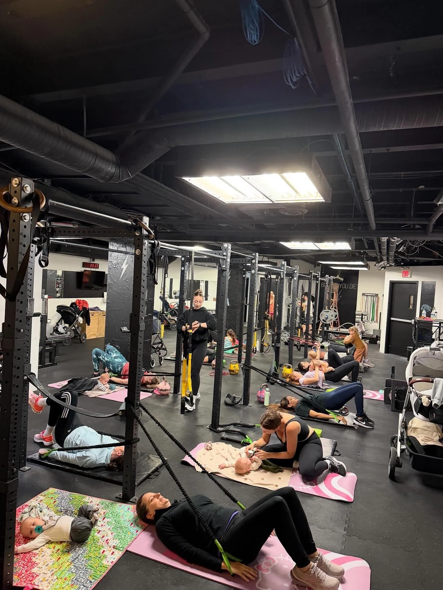 Our level 2 Mom&amp;Me class is full! Only 5 spots remain in level 1 starting November 11! DM for details #fitmama