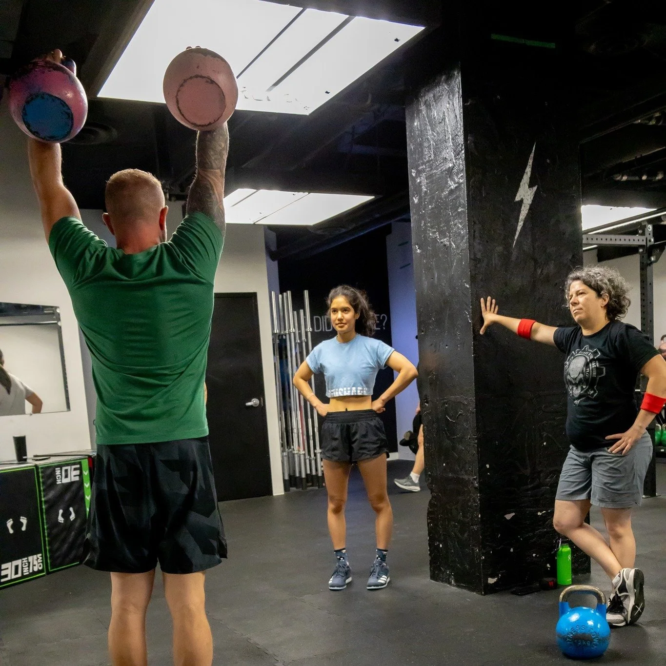 You love your group class vibe, you value your PT sessions: now get something in between.

Small Group Personal Training gives you:
🔸Programmed sessions specific to your goals
🔸Extra feedback and technique coaching
🔸Built-in accountability to keep