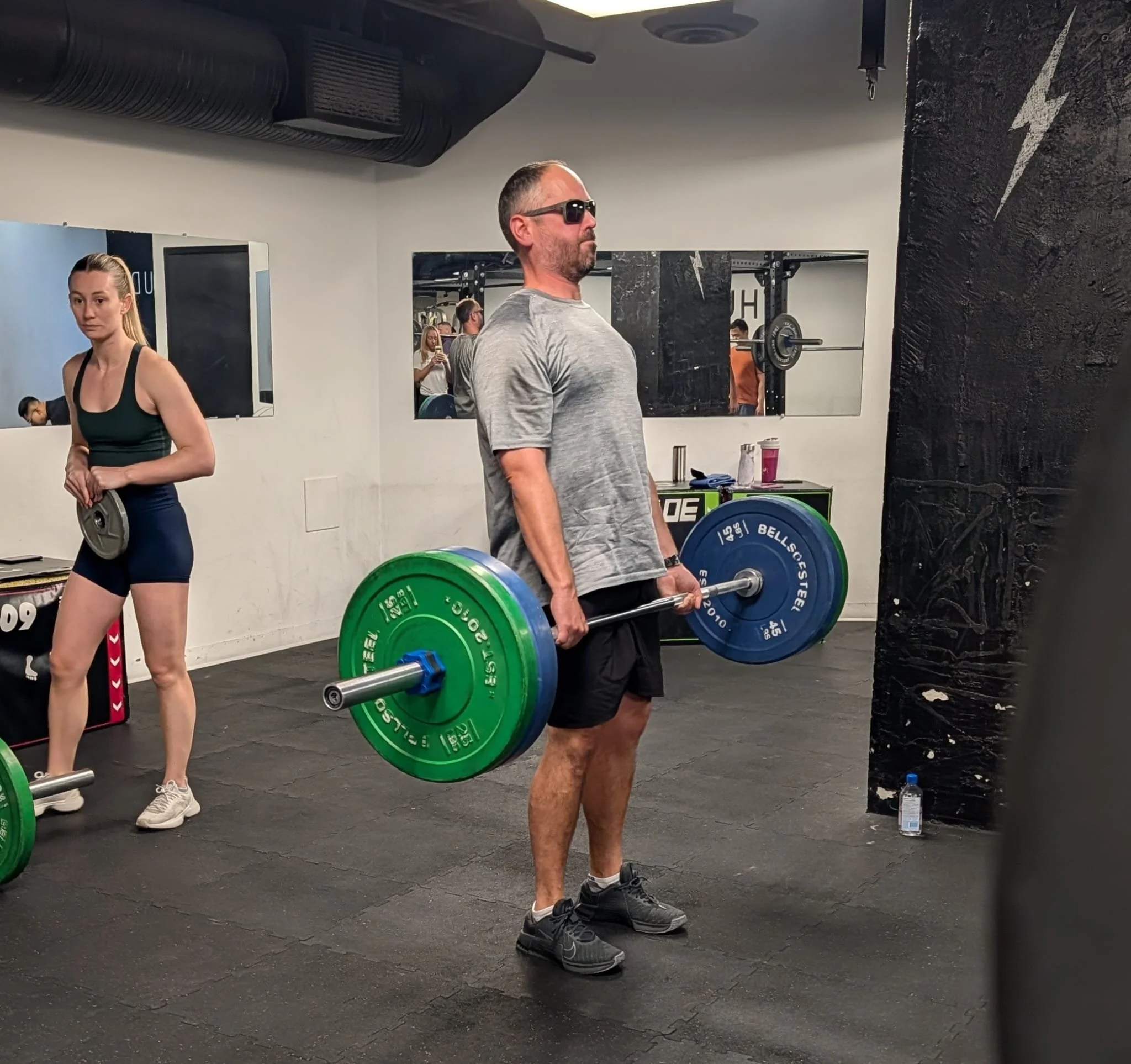 When you have to catch a flight but need to get your deadlifts in first! 😎✈️

No big deal. 

We lift. We have fun. Join us...send us a message! 

#flycasey #noexcuses #downtownvancouverfitness #vancouverpowerlifting