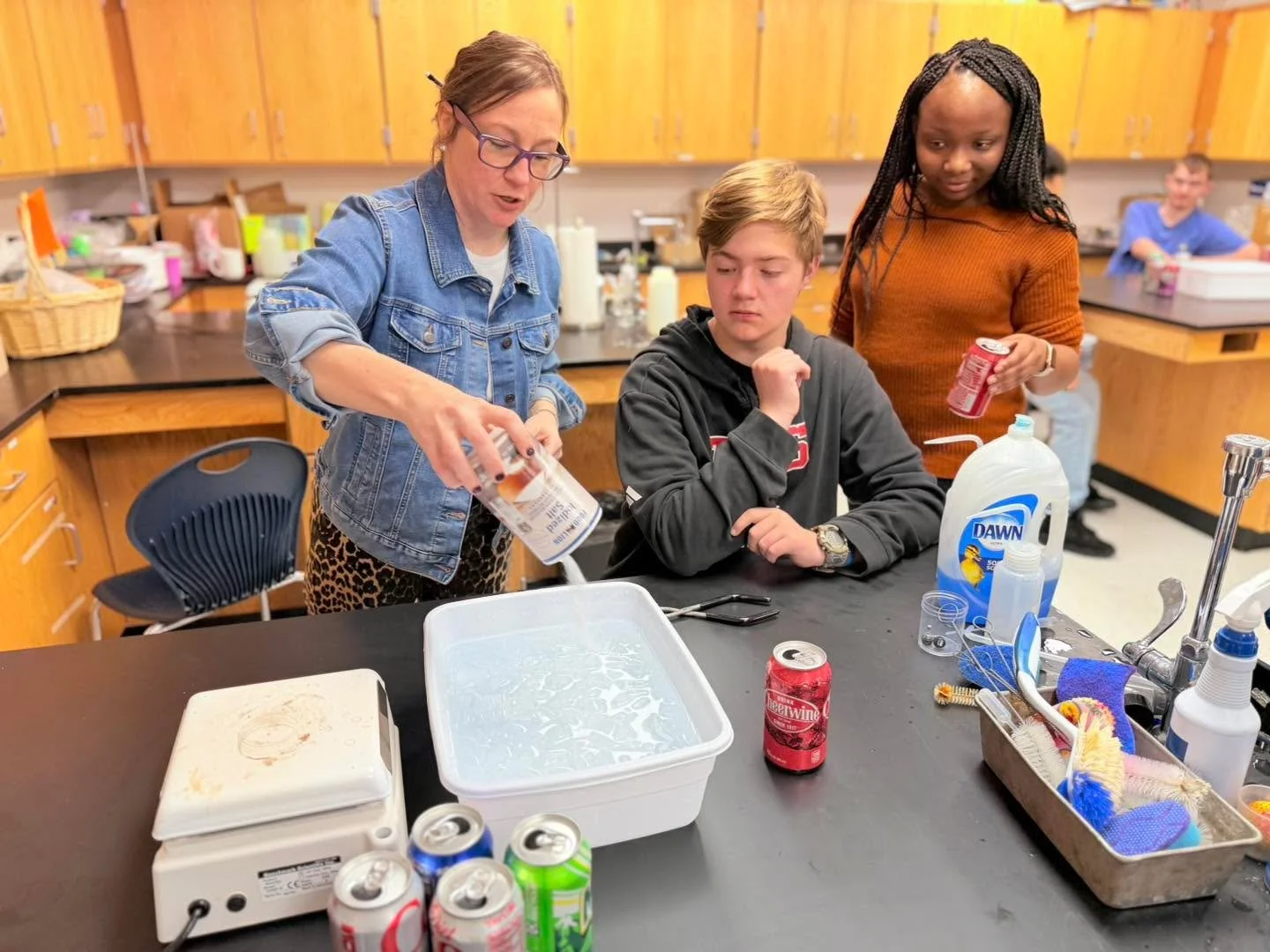 💥 Science in Action in Upper School Chemistry! 💥

Mrs. Cannell&rsquo;s class brought Charles&rsquo;s Law to life with an exciting, inquiry based lab exploring the relationship between temperature and the volume of a gas.

Students started by making