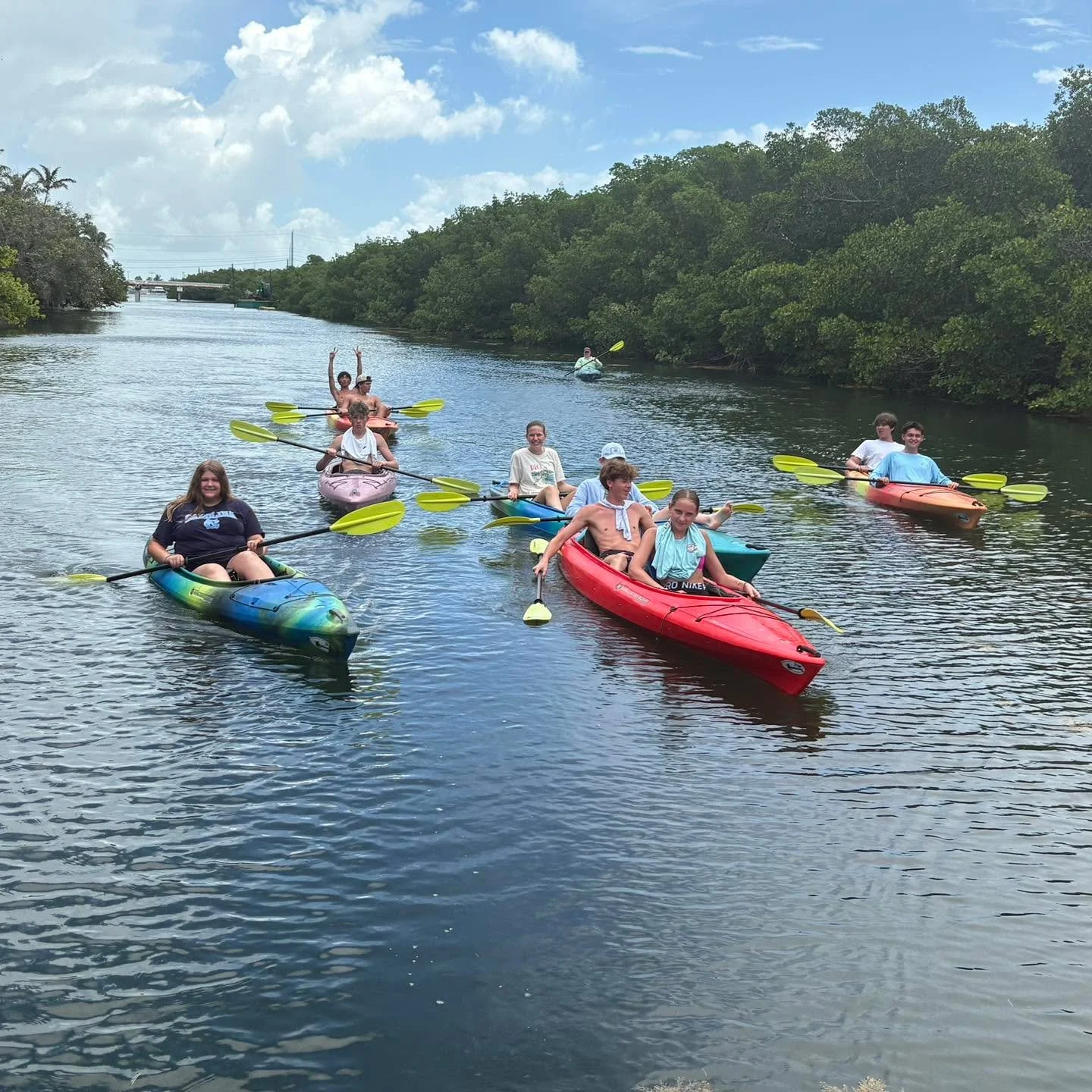 Our Key West trip kicked off the morning with an unforgettable kayaking adventure through the mangroves with Lazy Dog Adventures. Students paddled through tight mangrove tunnels, spotted sea turtles, tarpon, and nurse sharks up close, and even had th
