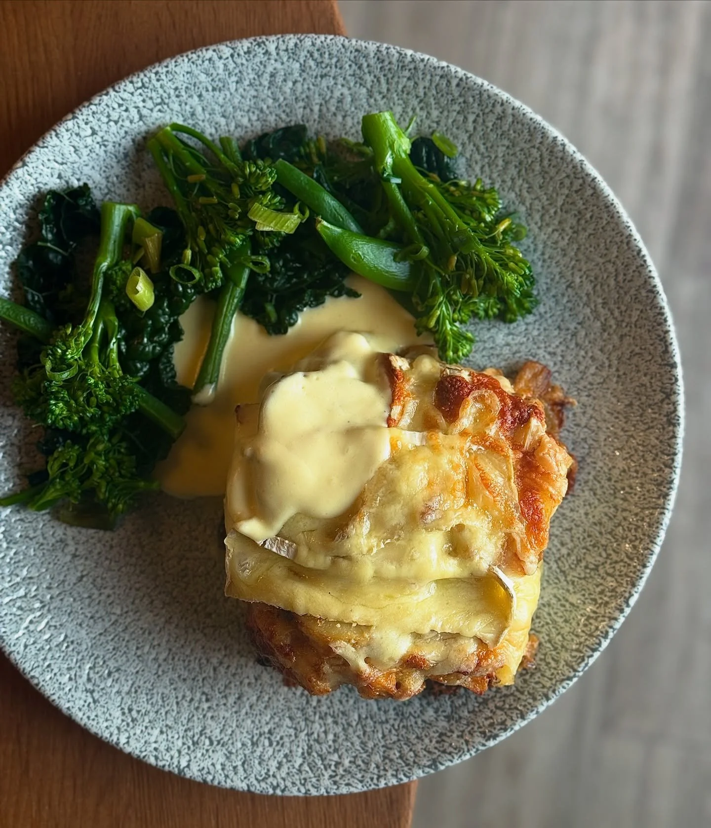 Our new Winter Menu went live last week! 

It features these two delicious dishes👇 

𝐓𝐚𝐫𝐭𝐢𝐟𝐥𝐞𝐭𝐭𝐞 | Potatoes, &ldquo;Facon&rdquo; Lardons, Cheese, Onions &amp; Broccoli Florets  𝐏𝐮𝐦𝐩𝐤𝐢𝐧 𝐚𝐧𝐝 𝐒𝐚𝐠𝐞 𝐑𝐢𝐬𝐨𝐭𝐭𝐨 | Whipped Goats