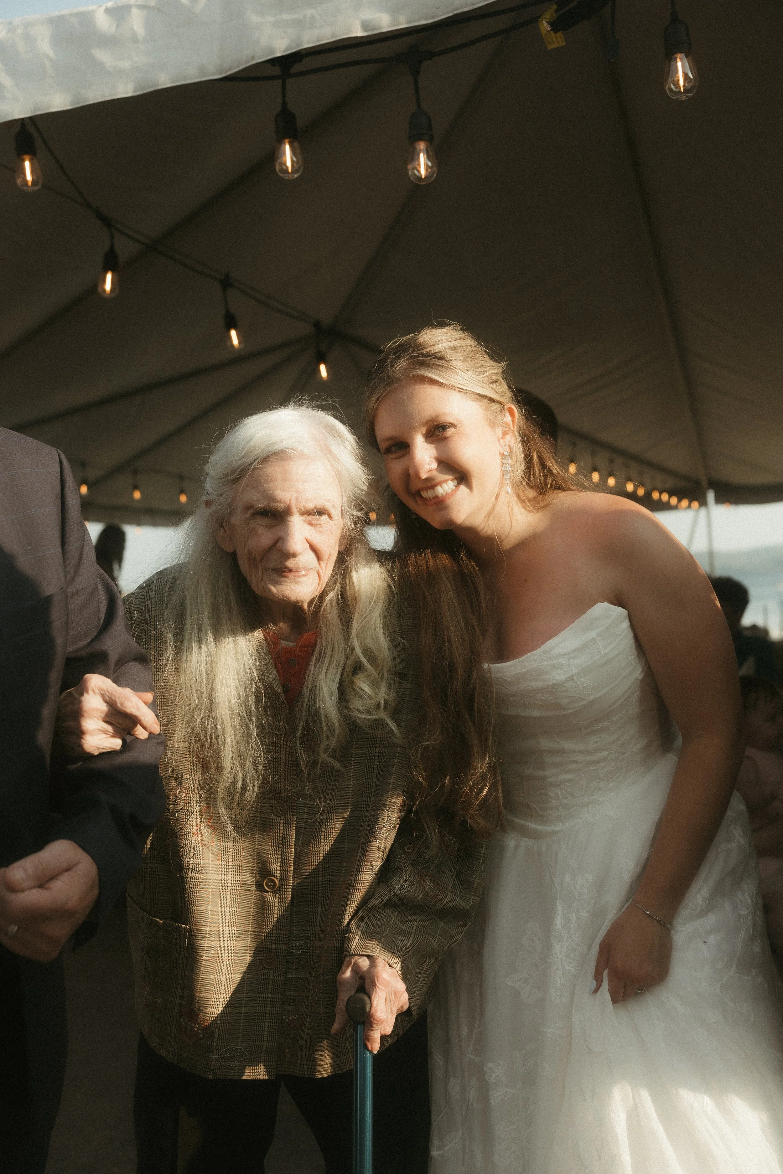 260822 Abby + Steve Sneak Peaks -80.jpg