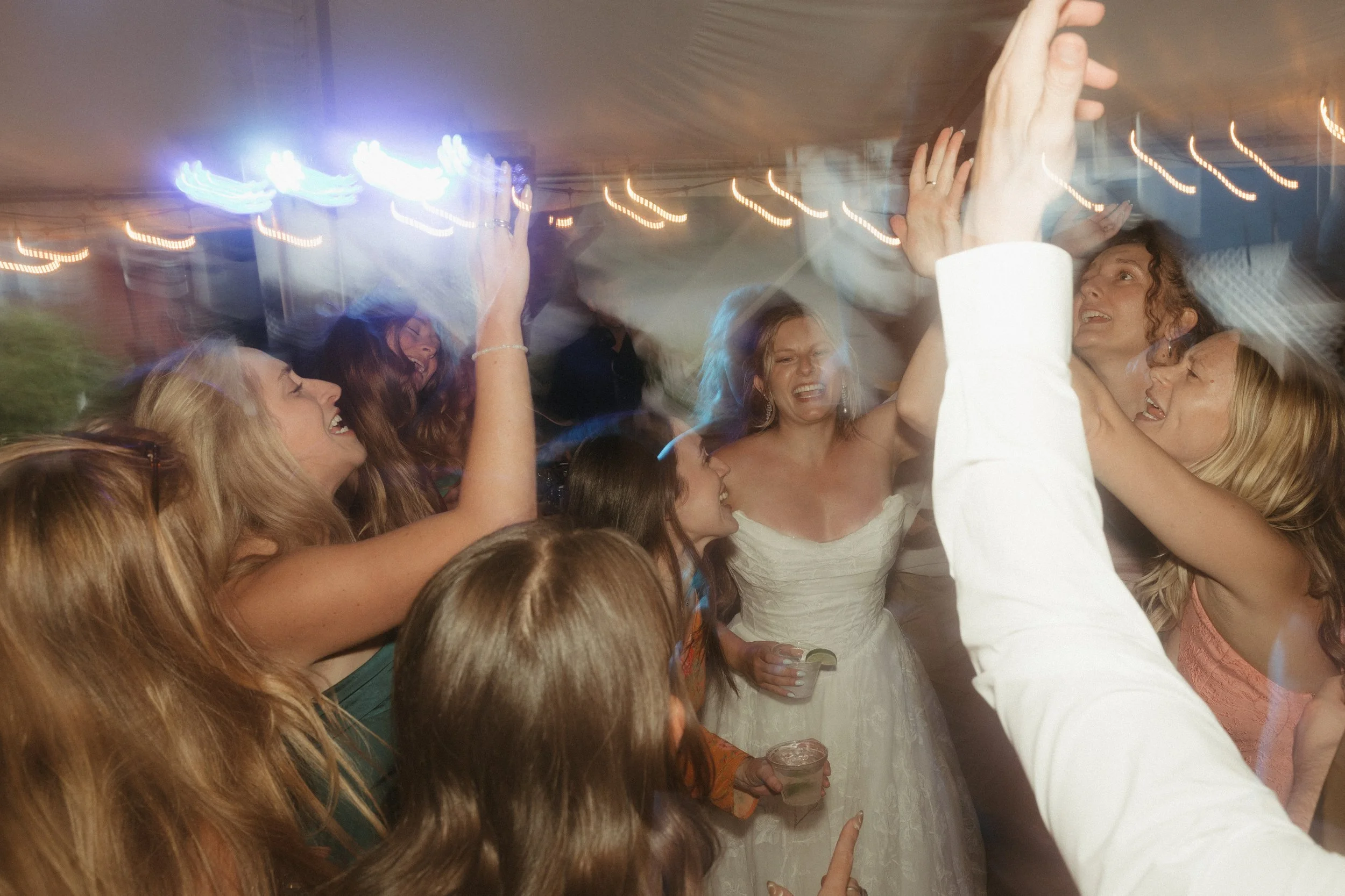 260822 Abby + Steve Sneak Peaks -140.jpg