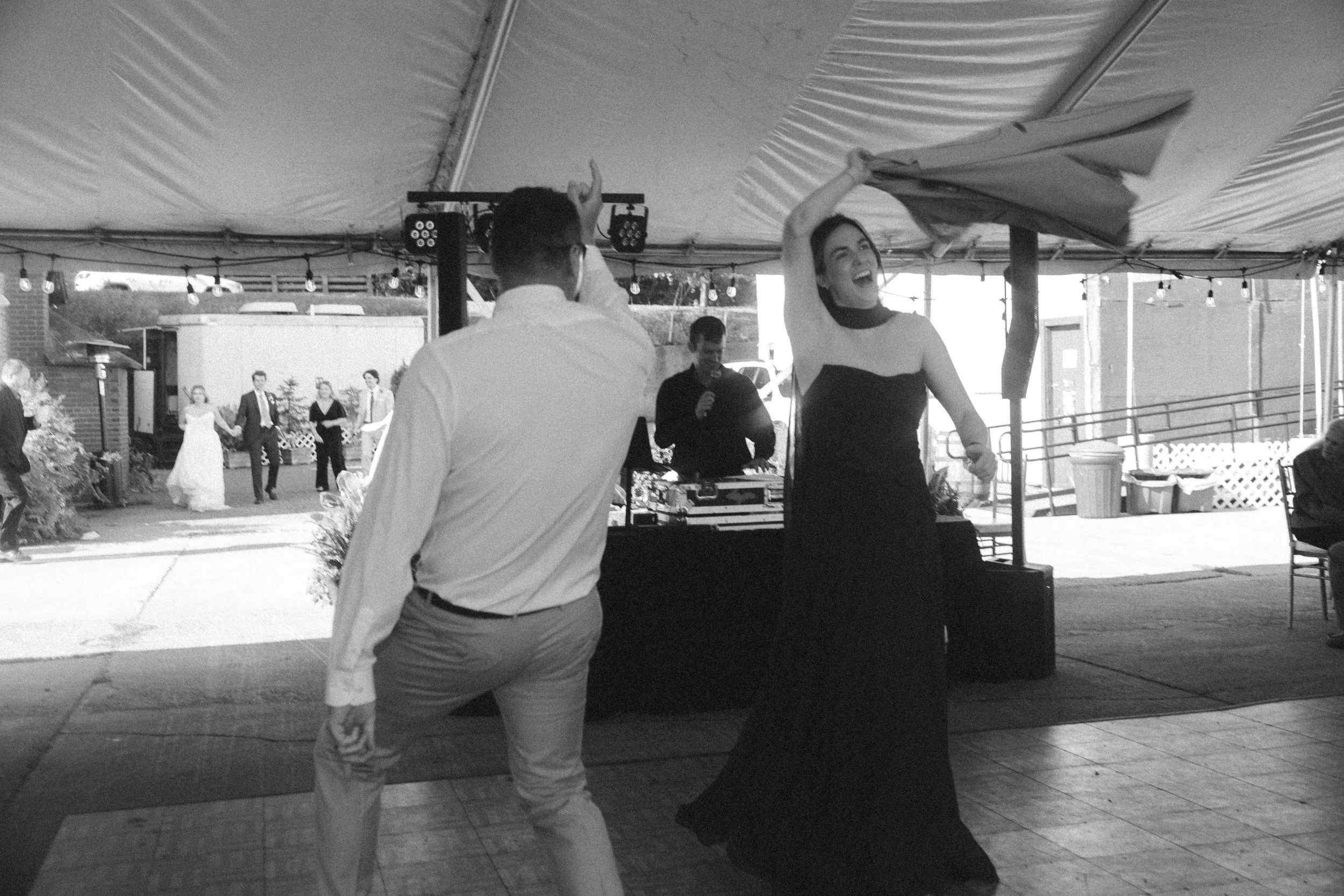 260822 Abby + Steve Sneak Peaks -74.jpg