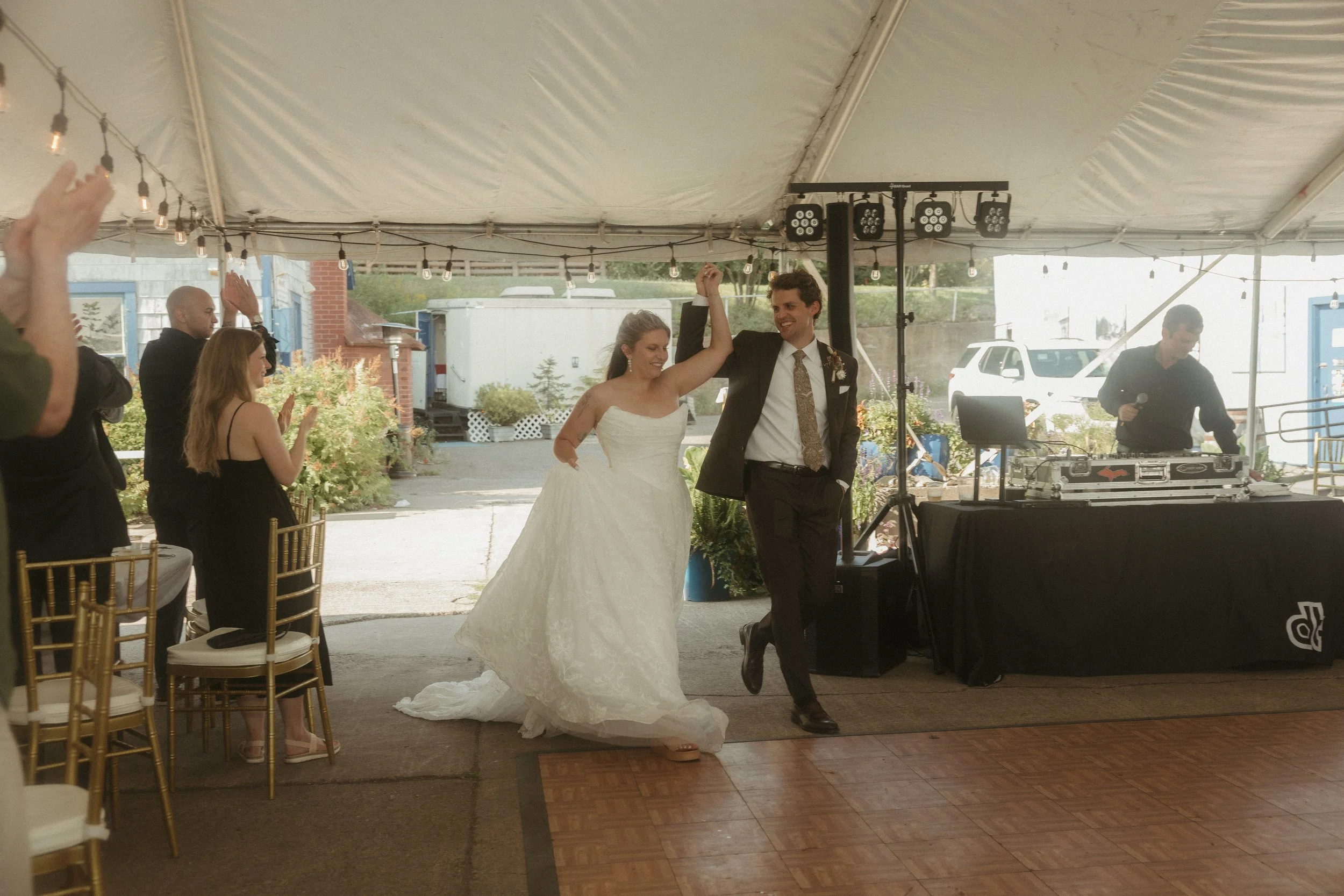 260822 Abby + Steve Sneak Peaks -76.jpg