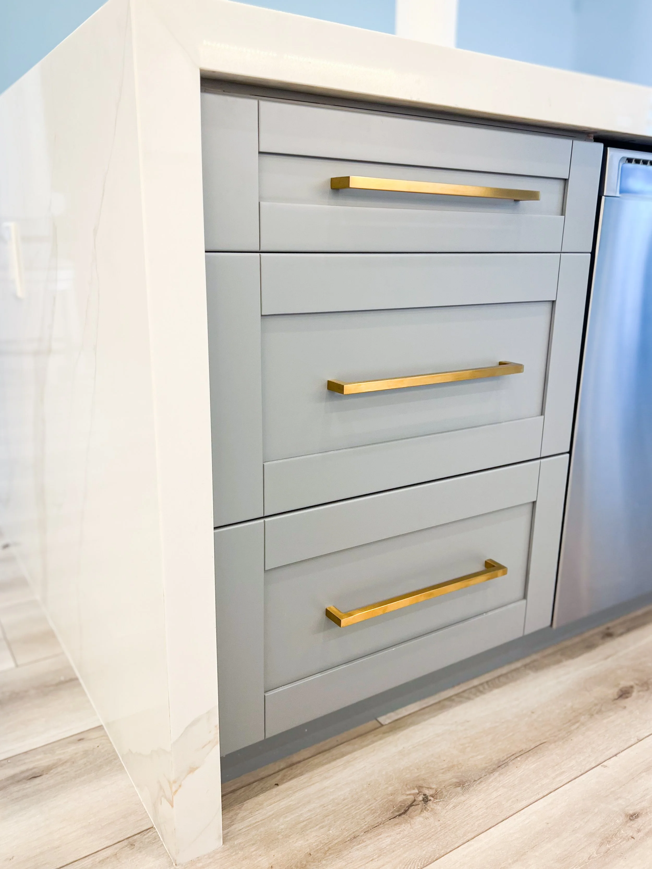 Elevate your island to a whole different level of elegance with waterfall legs and mitered edges. 