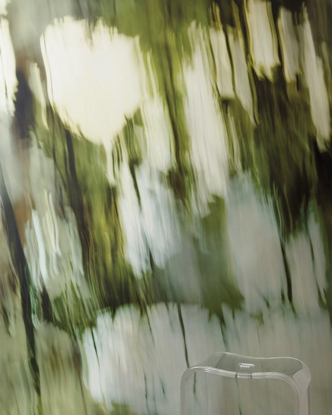 This lush mural bursts with obscured radiance. Grounded earthy greens to serene pastels. ⁠
⁠
FERN from the SHADOW WOOD Collection is Printed on Matte Linen⁠ Commercial-grade Type II Wallcovering. ⁠
⁠
#shadesofgreen #luxurywallpaper #muralwallpaper⁠