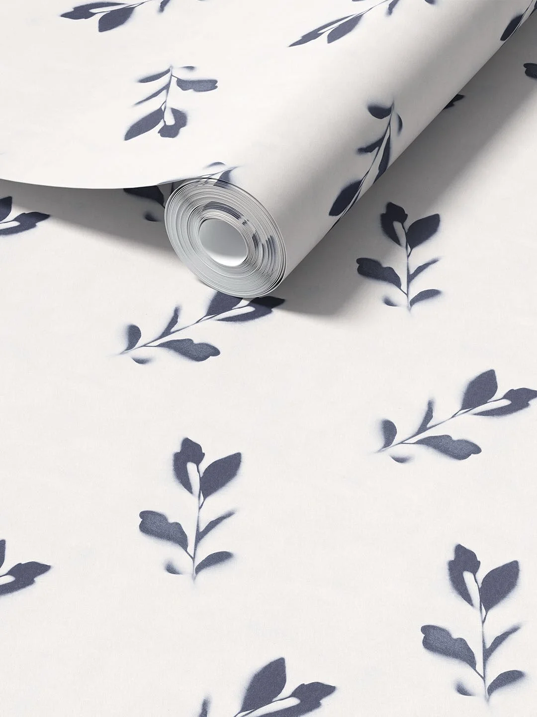 HONEYSUCKLE LEAF 

designed and printed in house by us, on Smooth Commercial-grade Type II Wallcovering. 

#traditionalwallpaper #commercialdesign #wallcoverings

PORCELAIN

TEA

CITRON
