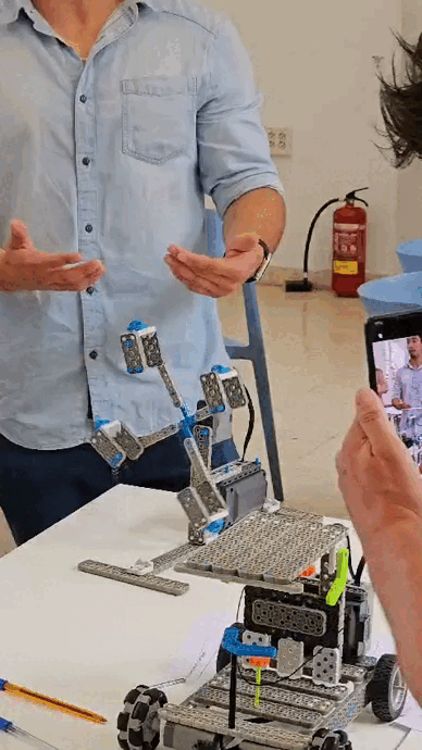 WhatsApp Video 2024-04-21 at 12.08.29.gif