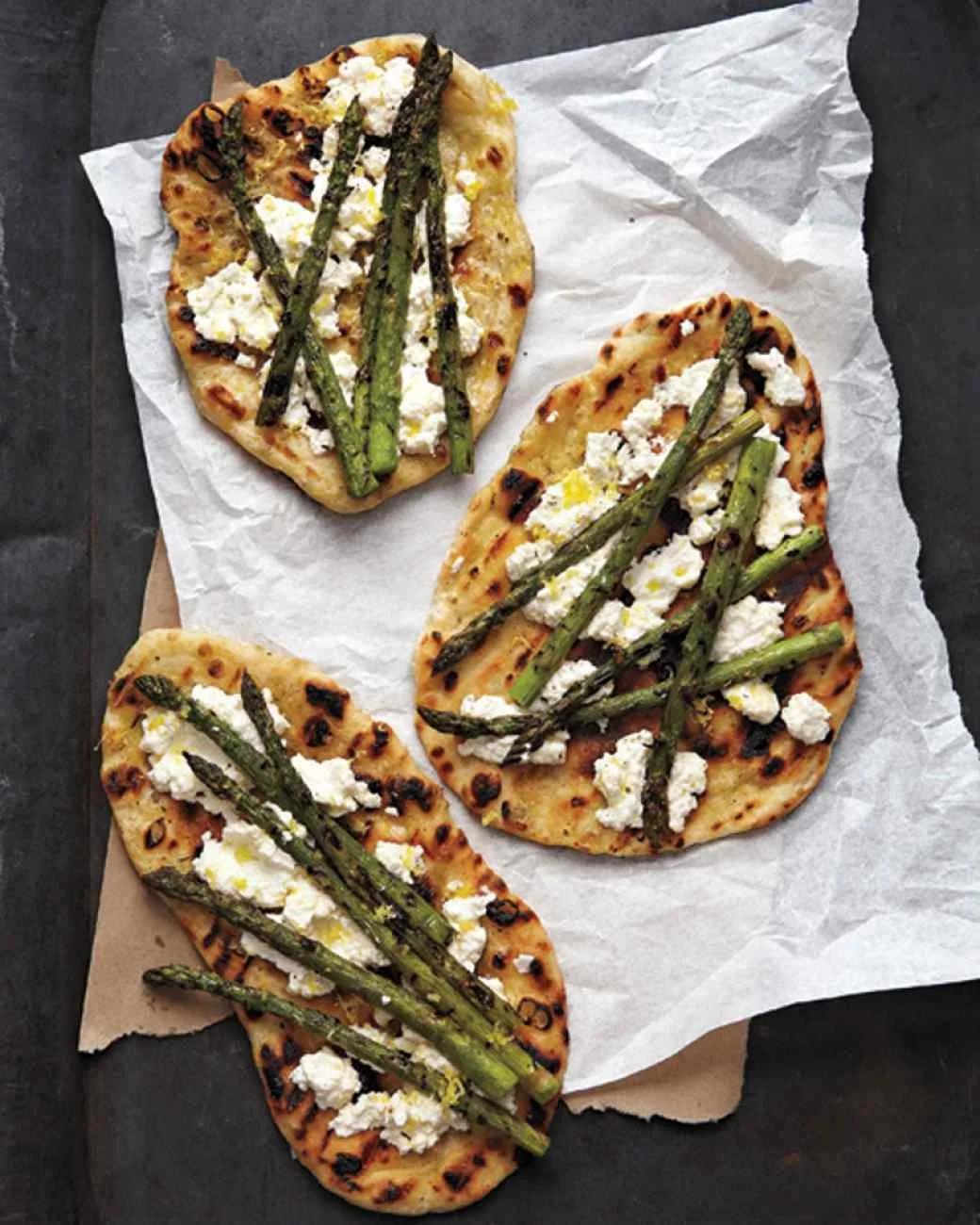 Grilled Asparagus and Ricotta Cheese Pizza