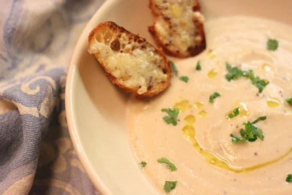 Caramelized Cauliflower and Onion Soup