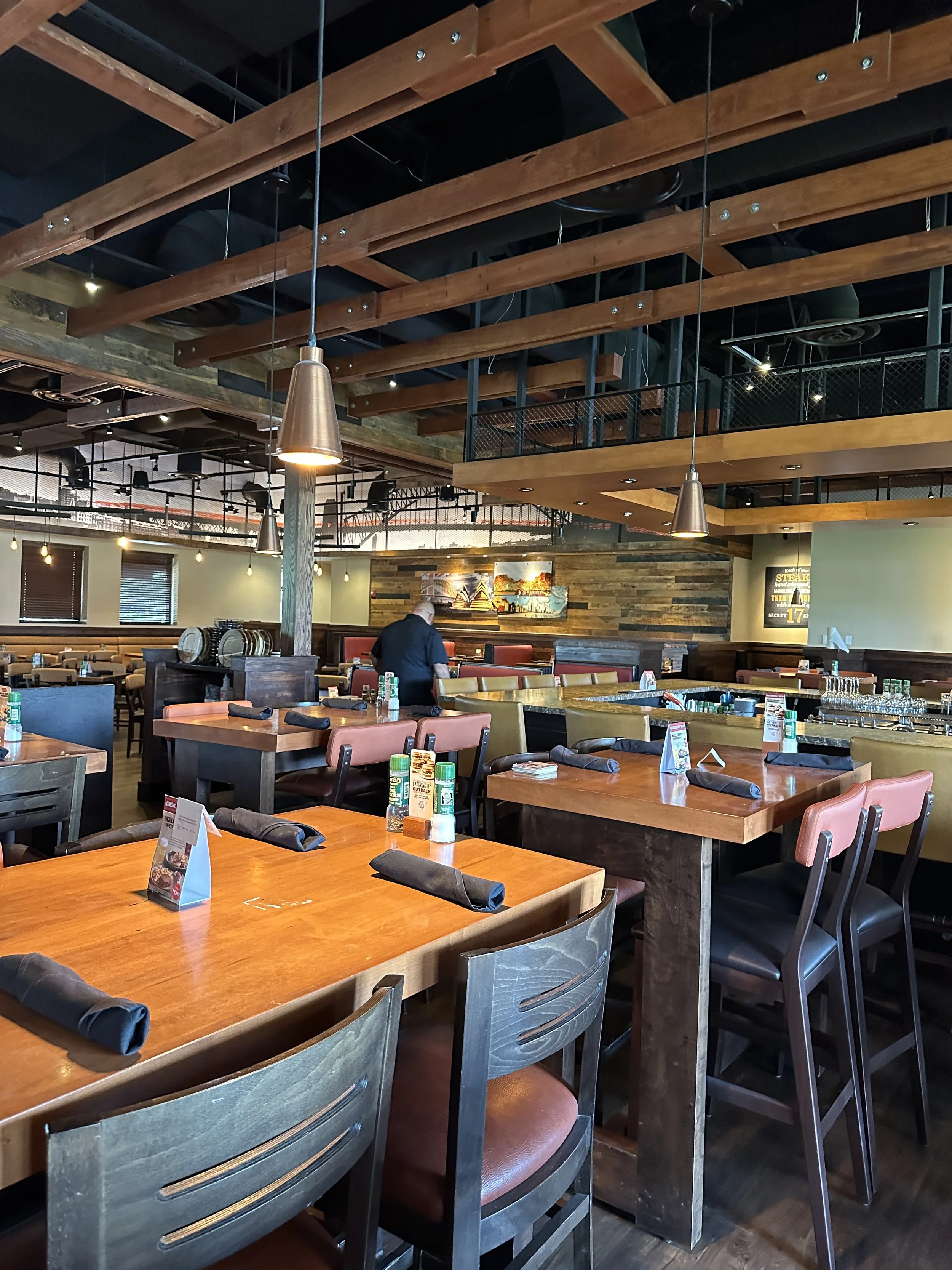 Dining - Bar Area.JPG