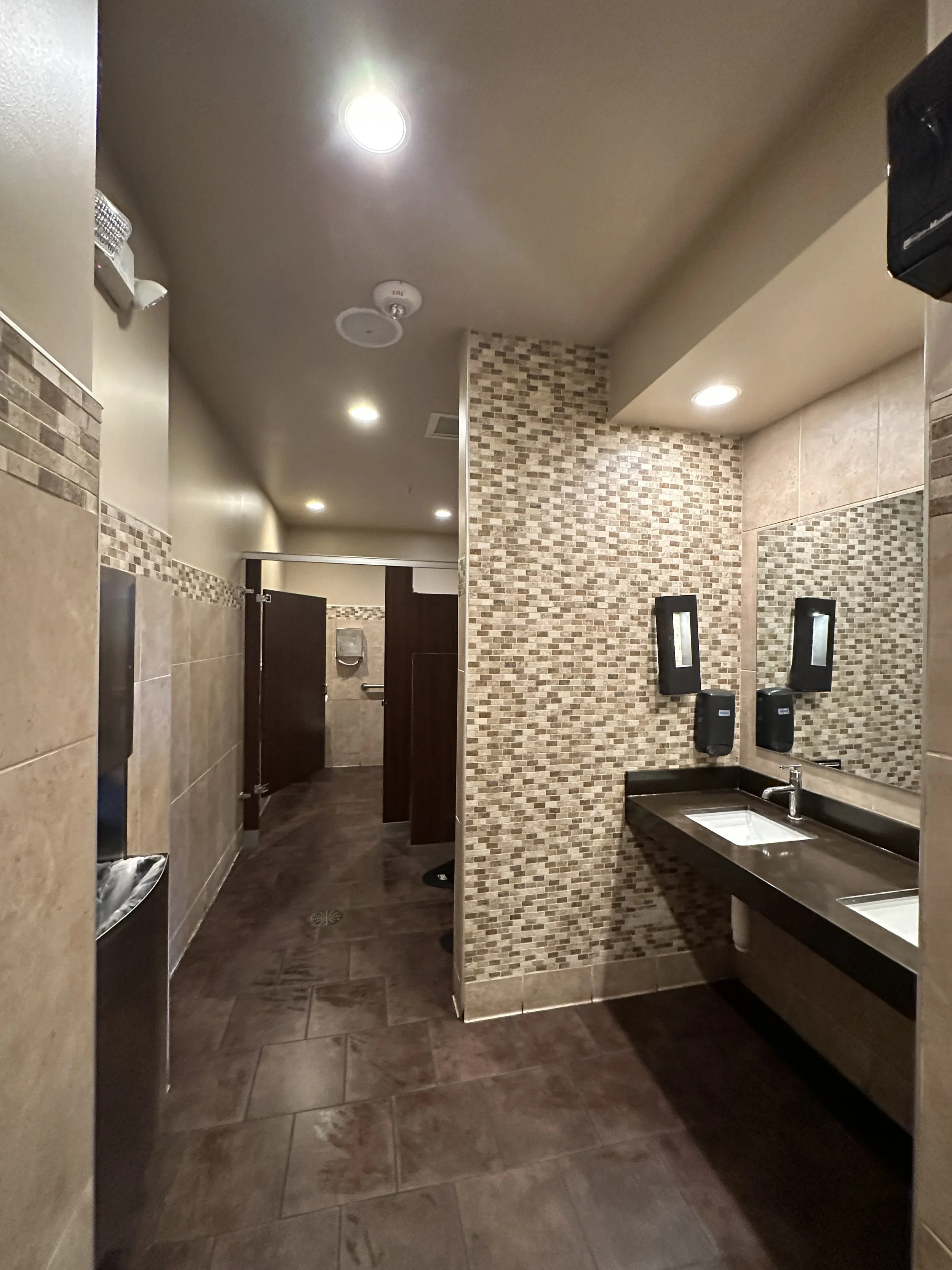 Restroom - Blokes 2.JPG