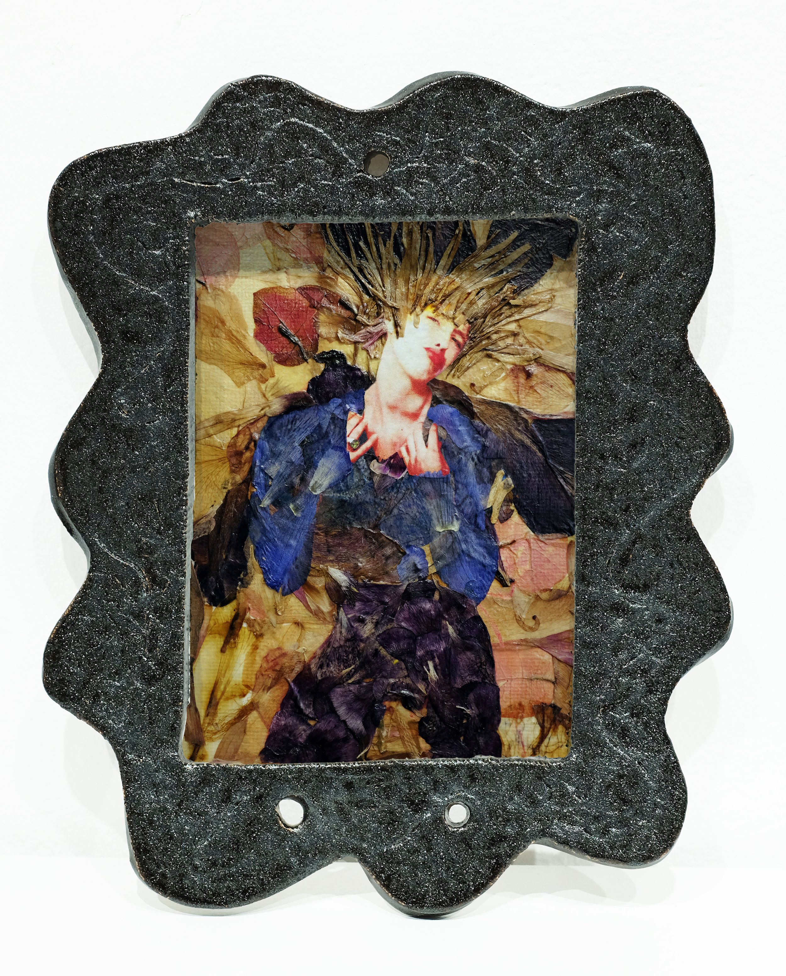 Framed_FilleEnFleursSolo8.jpg