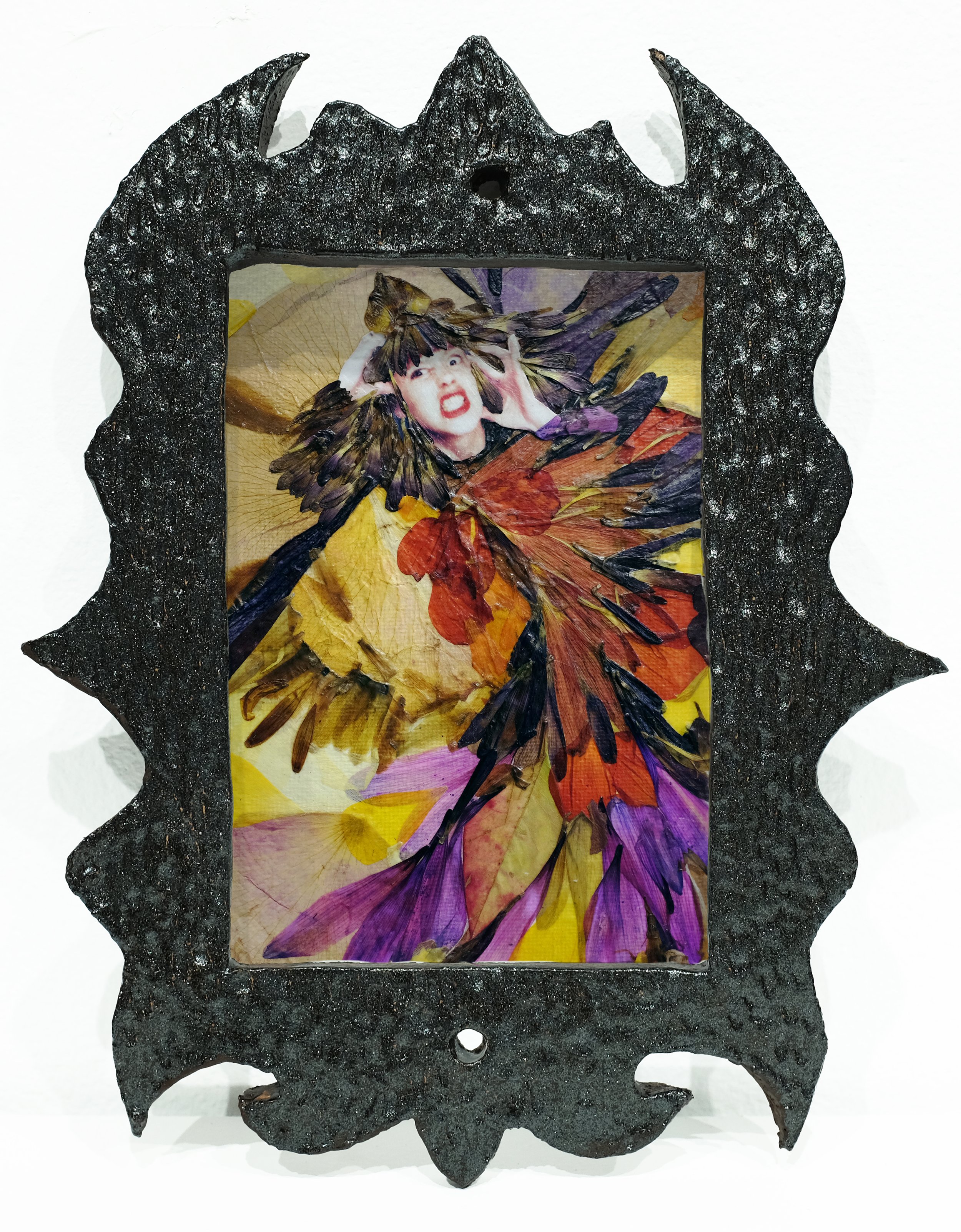 Framed_FilleEnFleursSolo13.jpg