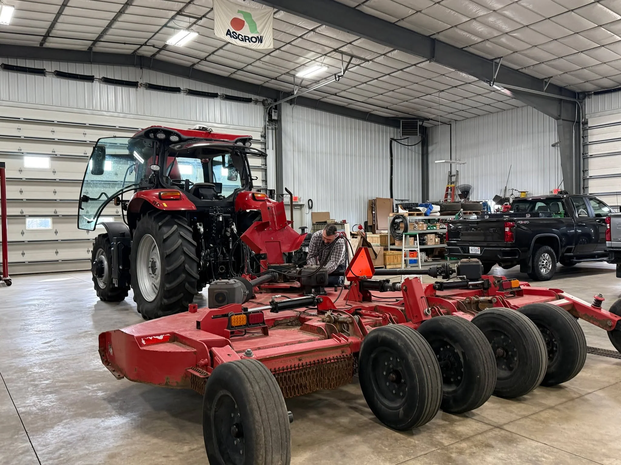 While the fields may be quiet right now, our shop isn't! Our crew is busy servicing our equipment to help us prepare for the season ahead. 
👋🏼 Hi Dave &amp; Mike!