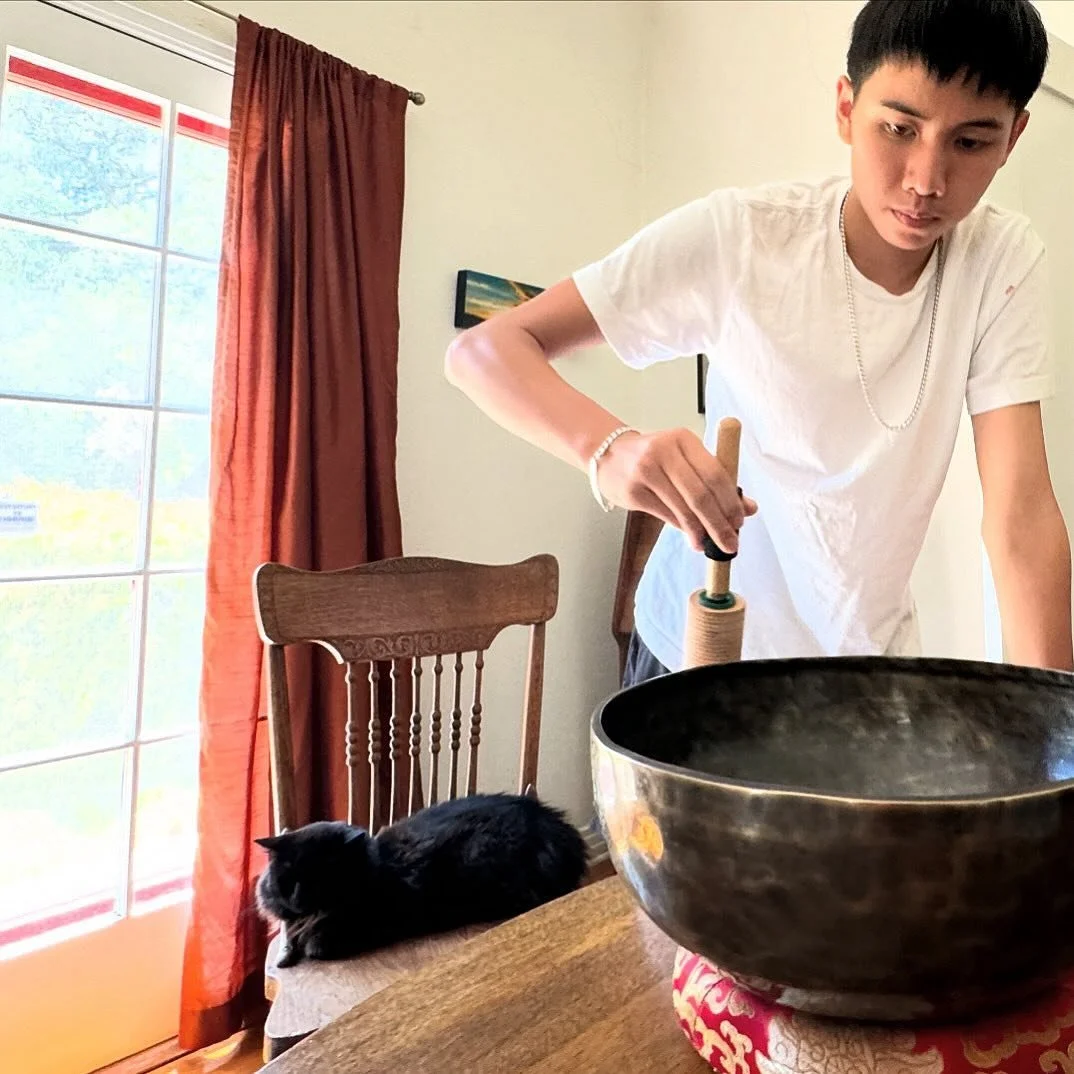 Wei working with sound
absorbed by Freddie 🐾🎵