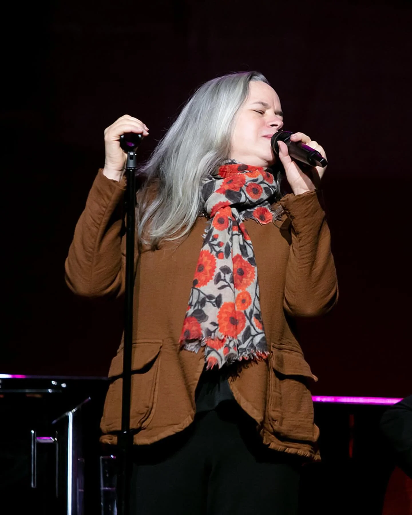 And that&rsquo;s a wrap! We laughed, we cried, we sang along&hellip; in community. Thank you @erikdellapenna 

Photos from Avalon Theatre by Cecile Storm