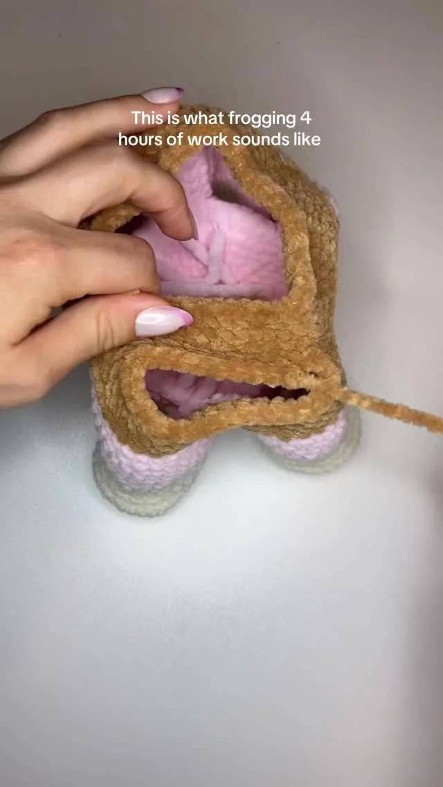 Yes, it’s tragic… but it has to be done sometimes π
#crochet #crochetersofinstagram #crocheter #crochetersoftheworld #crochetlove #crochetlover #crochetlovers #amigurumi #amigurumidoll #amigurumimaker #amigurumitoys #yarn #yarnlover #y
