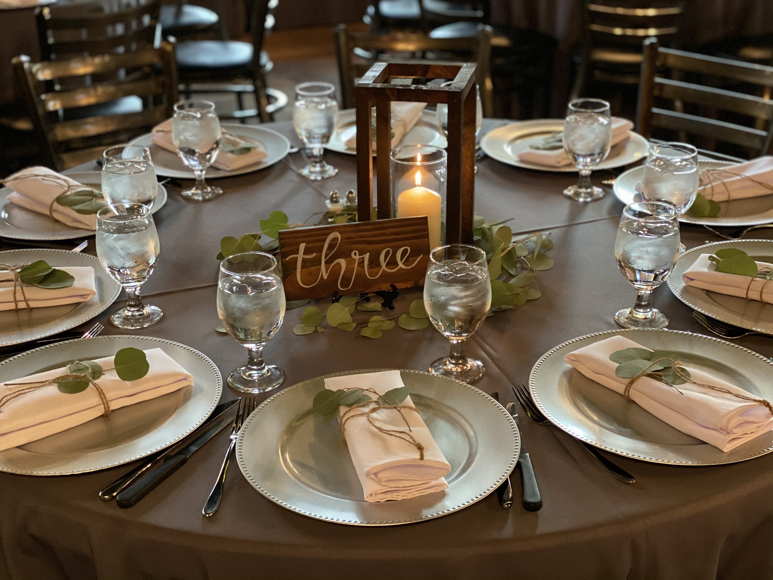 mickey-finns-brewery-reception-tables.JPEG