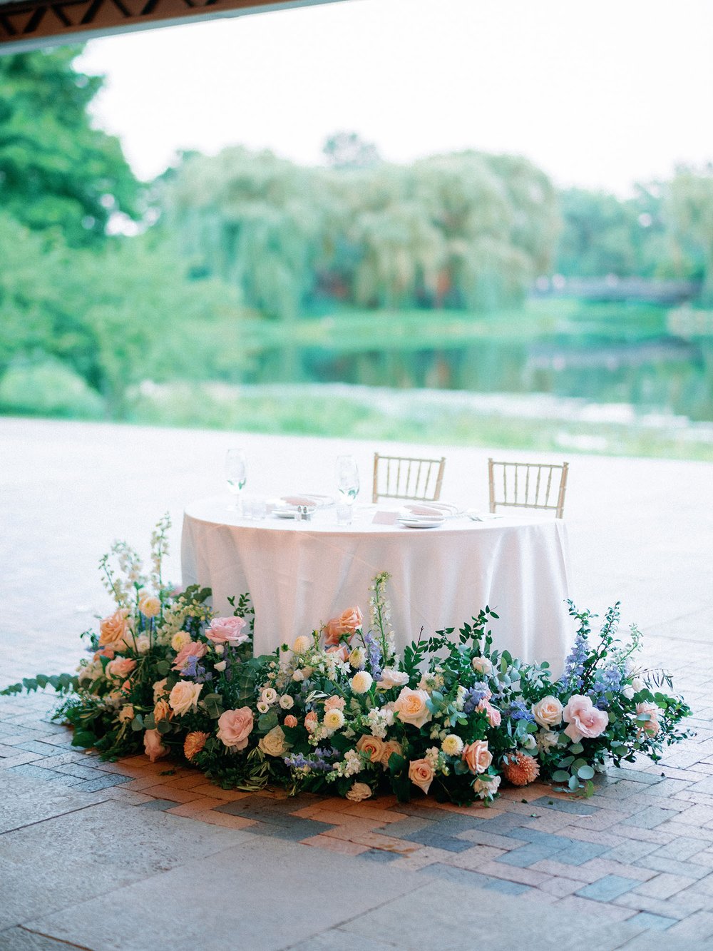 sweetheart table at the chicago botanic gardens