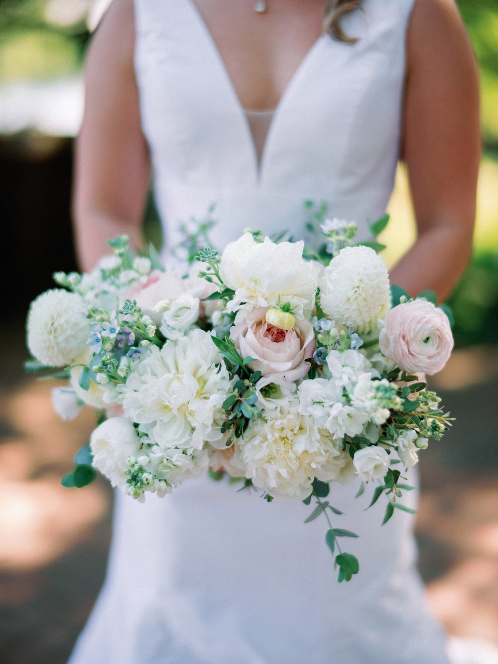 bridal bouquet at chicago botanic garden destination wedding