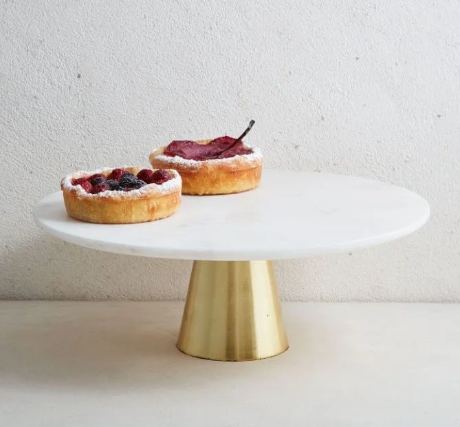 marble and gold cake stand